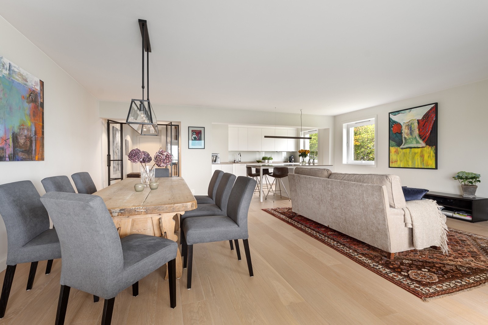 Fin plass til spisestue Galleribilde