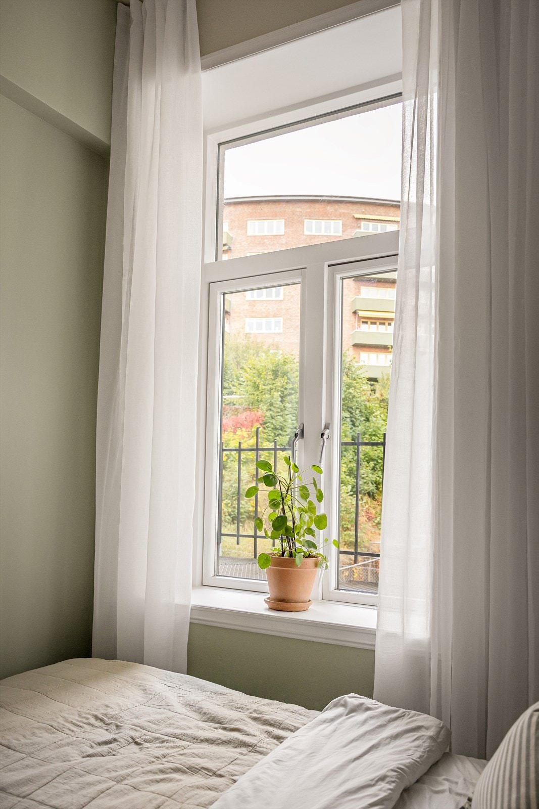 Behagelig og lunt, vendt mot rolig bakgård. Galleribilde