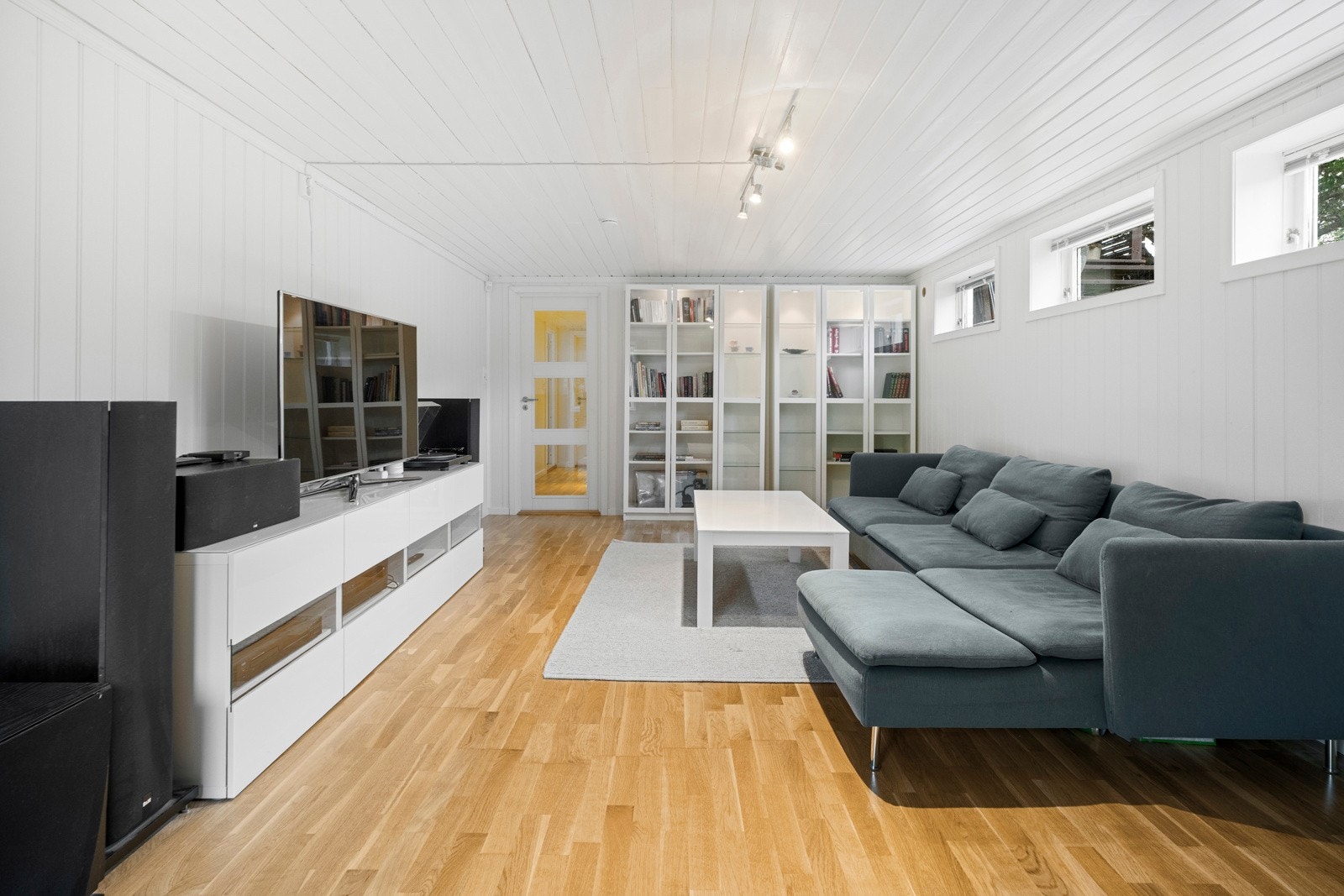 Kjellerstuen er et romslig areal som gir mange muligheter for bruk. Galleribilde