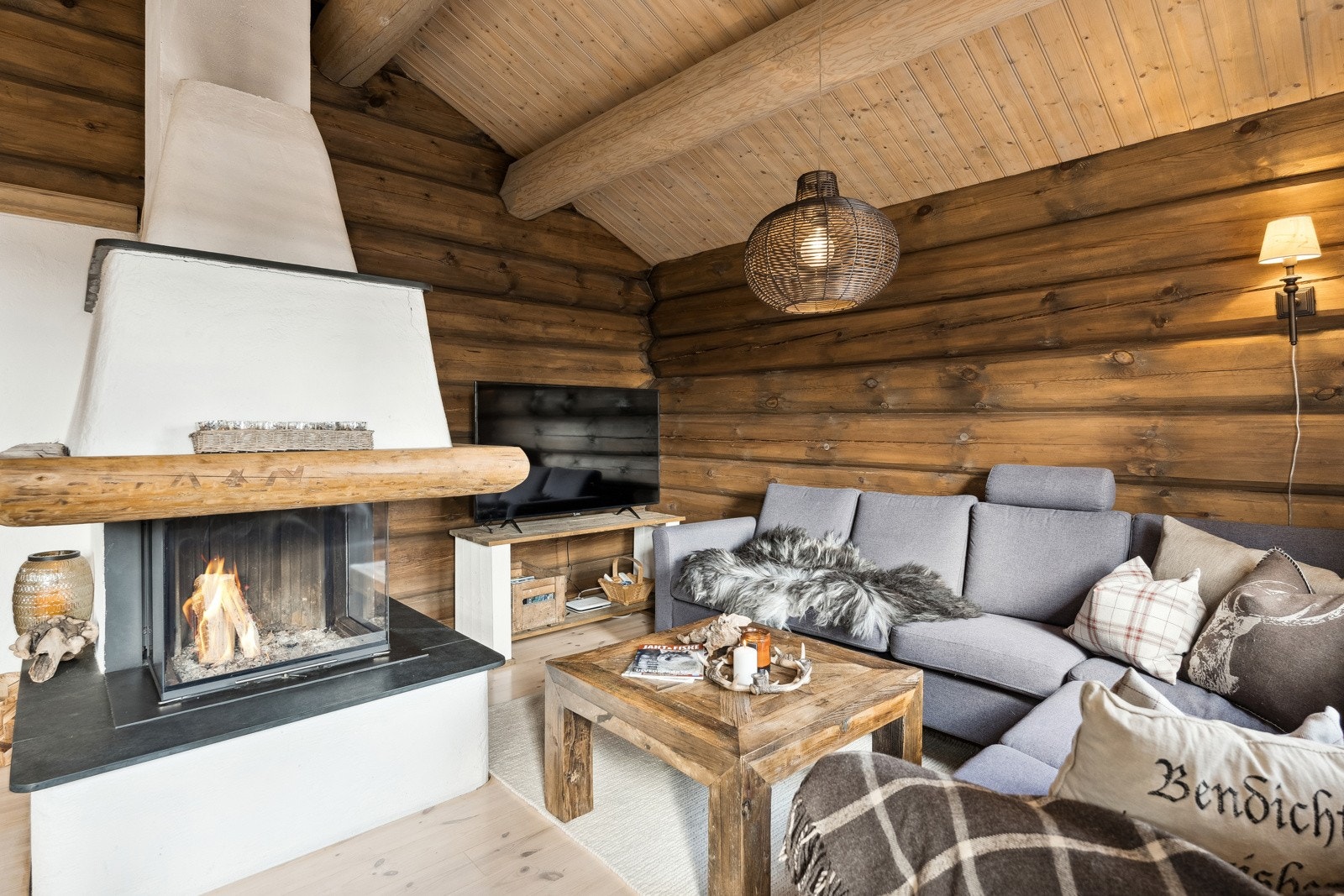 Innbydende peis blir et naturlig samlingspunkt Galleribilde