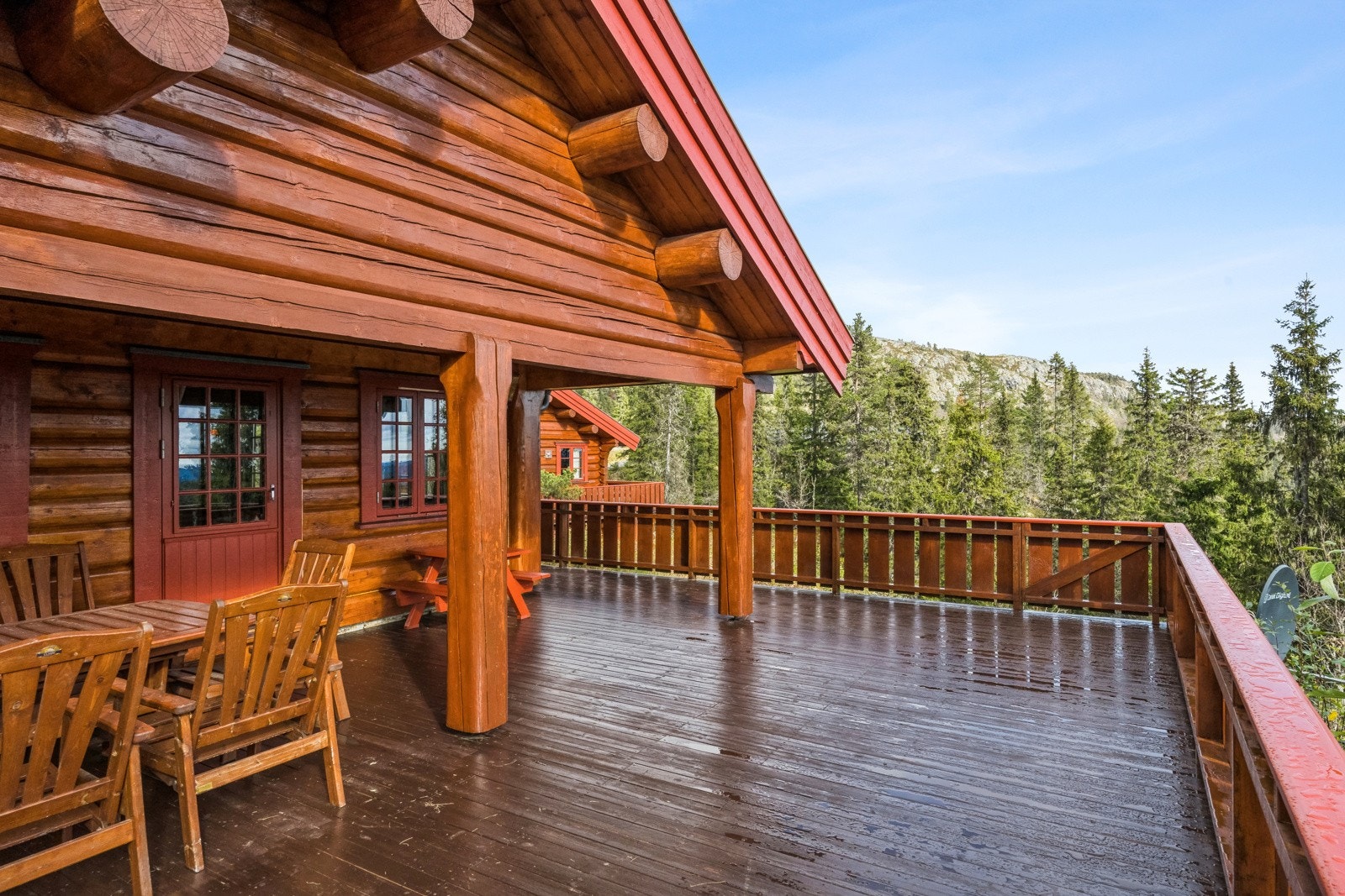 Plass til sittegruppe, grill, bålpanne etc. Galleribilde