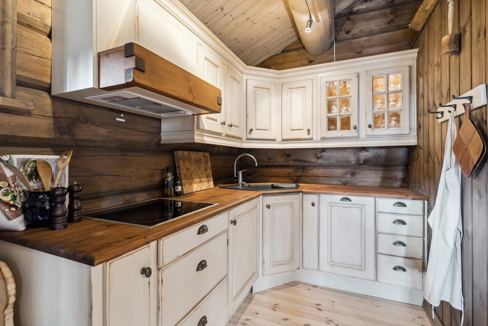 Innredning med integrerte hvitevarer Galleribilde