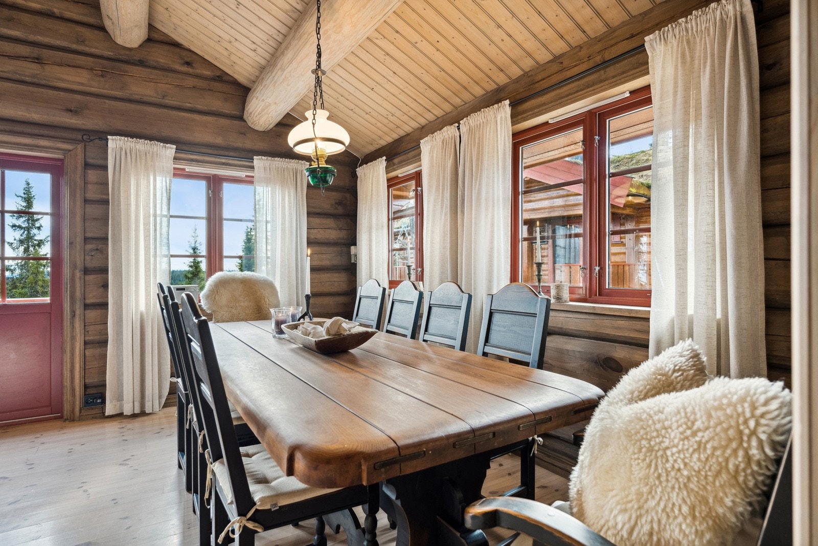 God plass til spisebord Galleribilde