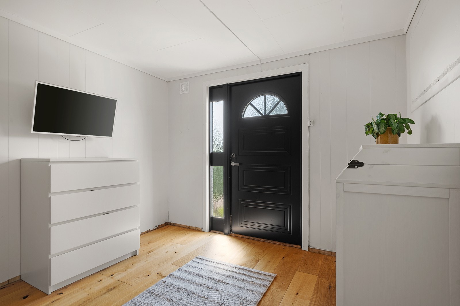 Dette rommet er ikke omsøkt/bruksendret og derfor ikke godkjent som rom til varig opphold. For mer informasjon les salgsoppgaven eller ta kontakt med megler. Galleribilde