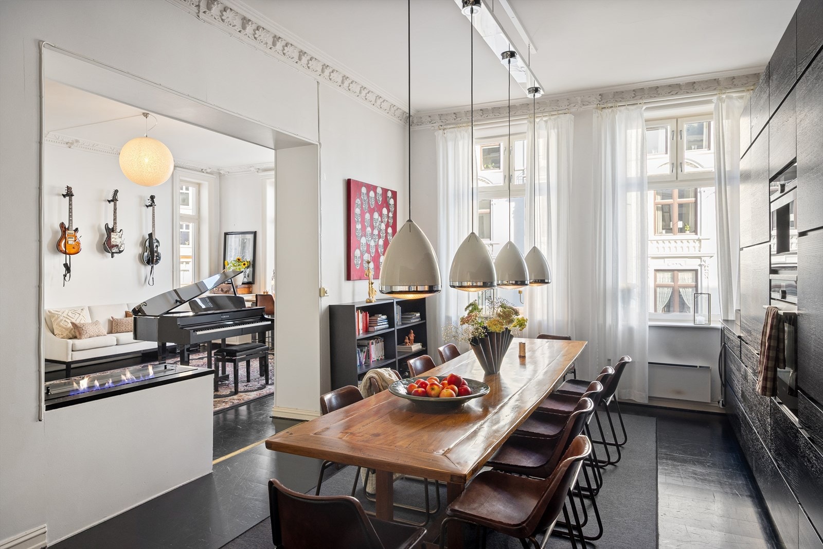 En attraktiv leilighet på Frogner med klassiske detaljer og to hybler. Galleribilde