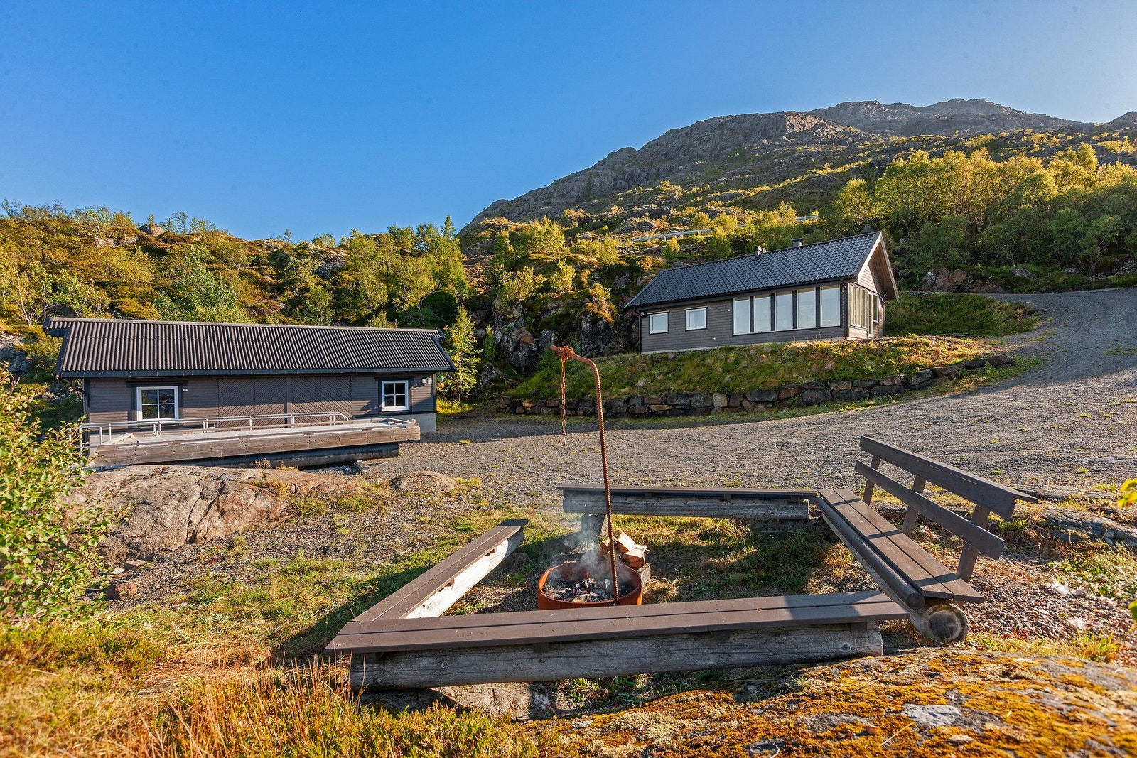 Meget pent opparbeidet naturtomt som ligger skjermet til fra naboene. Galleribilde