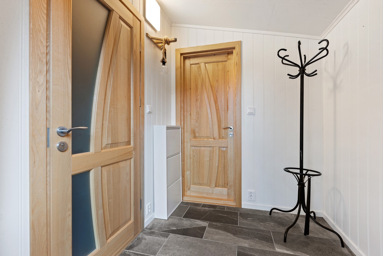 Velkommen inn! Gulv med varme i. Bod rett frem. Galleribilde