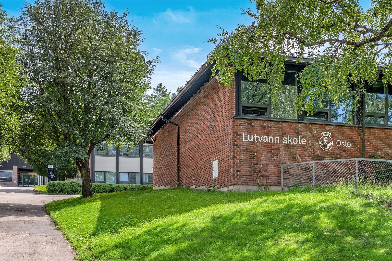 Lutvann skole. Galleribilde