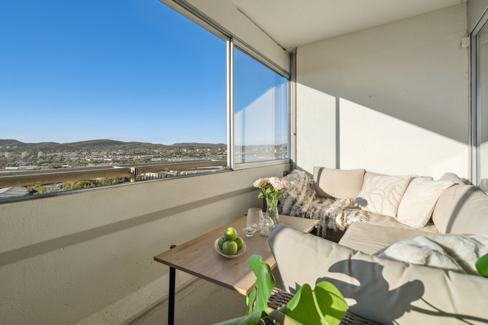 For dager man ønsker åpen løsning, kan glassene skyves til side. Galleribilde