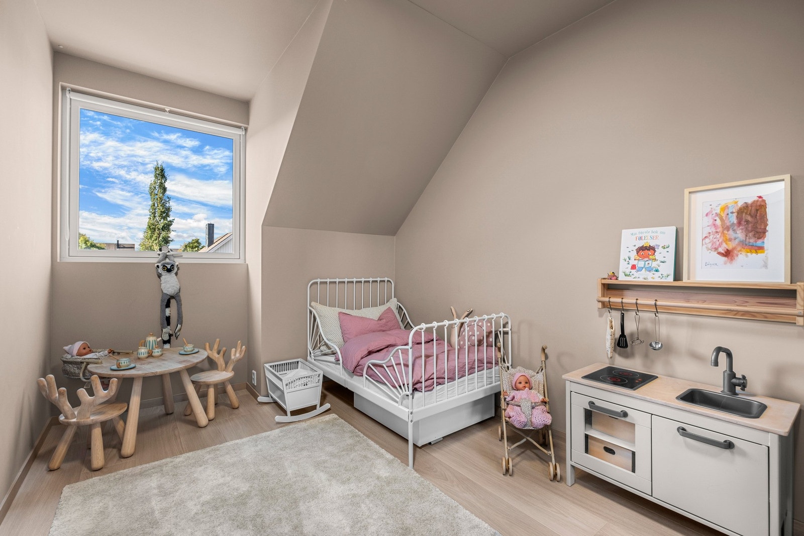 Soverom 3 måler 7,5 m². Galleribilde