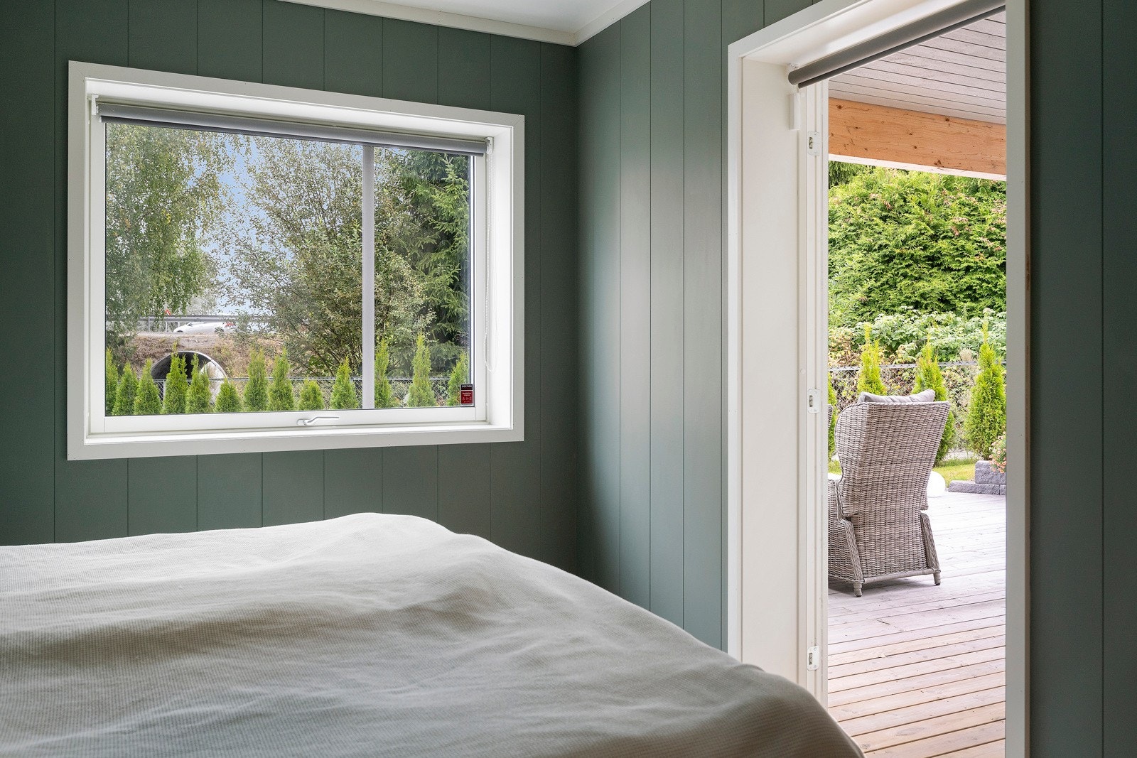 Direkte utgang til terrassen og hagen. Galleribilde