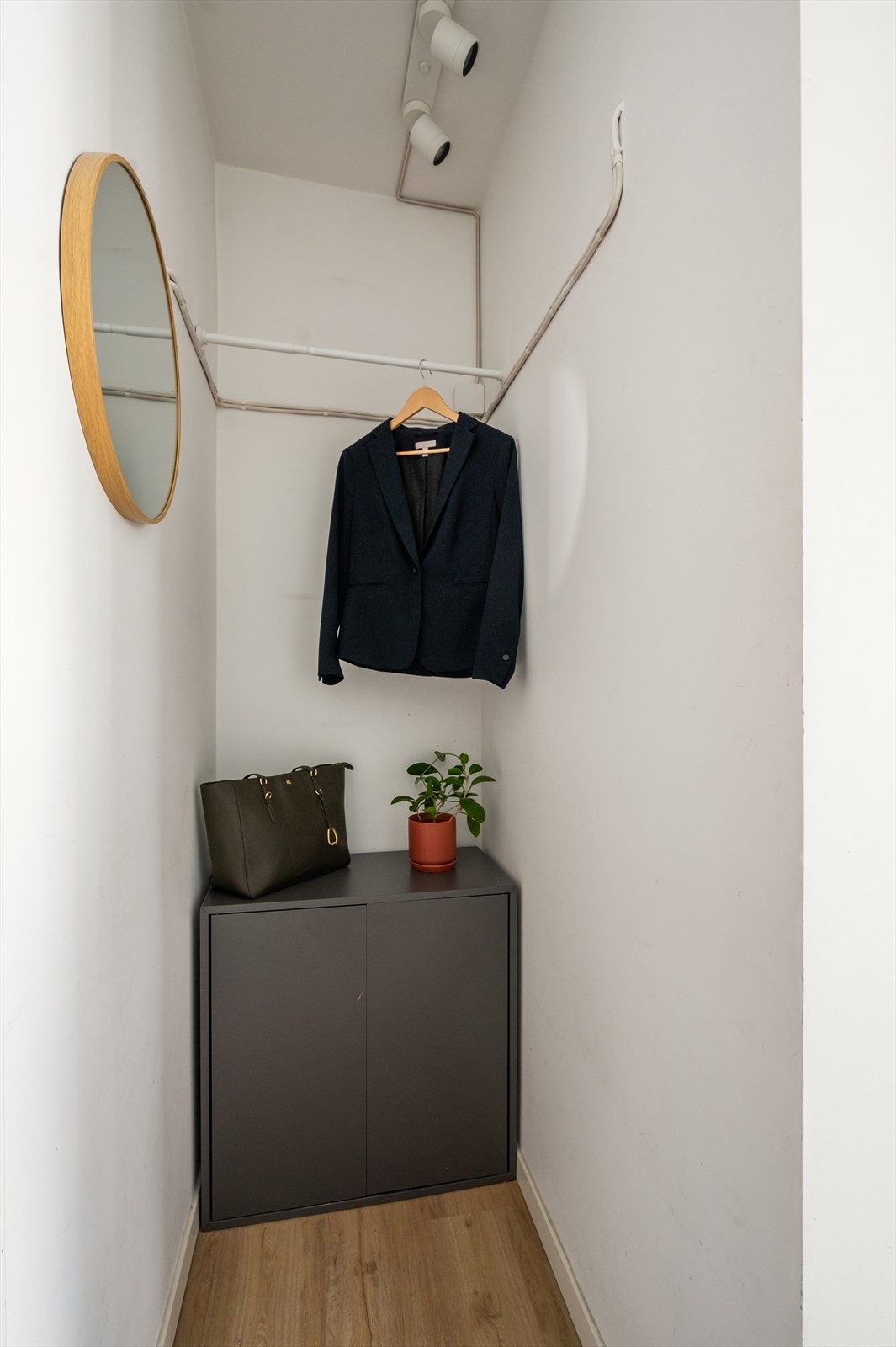 Dette er vanligvis et lite kott, men her er det åpnet til fordel for mer effektiv plassbruk Galleribilde