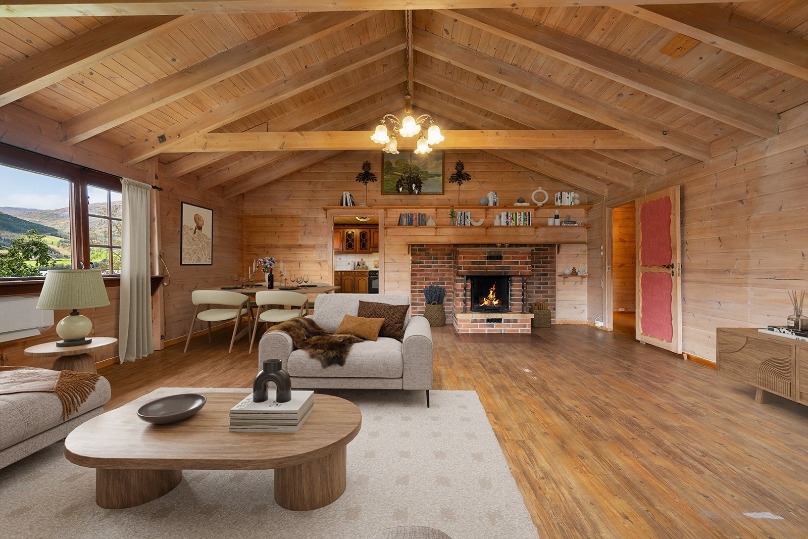 Stuen har stedsmurt peisovn, varmepumpe og god plass til ønsket møblering. Galleribilde