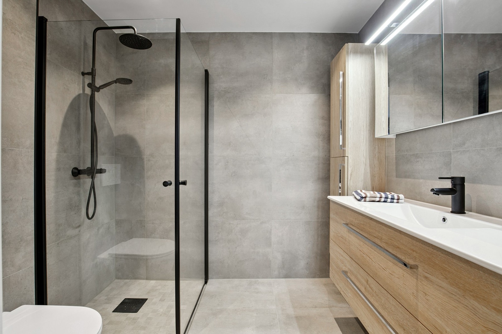 Bad i tilknytning til hovedsoverom Galleribilde