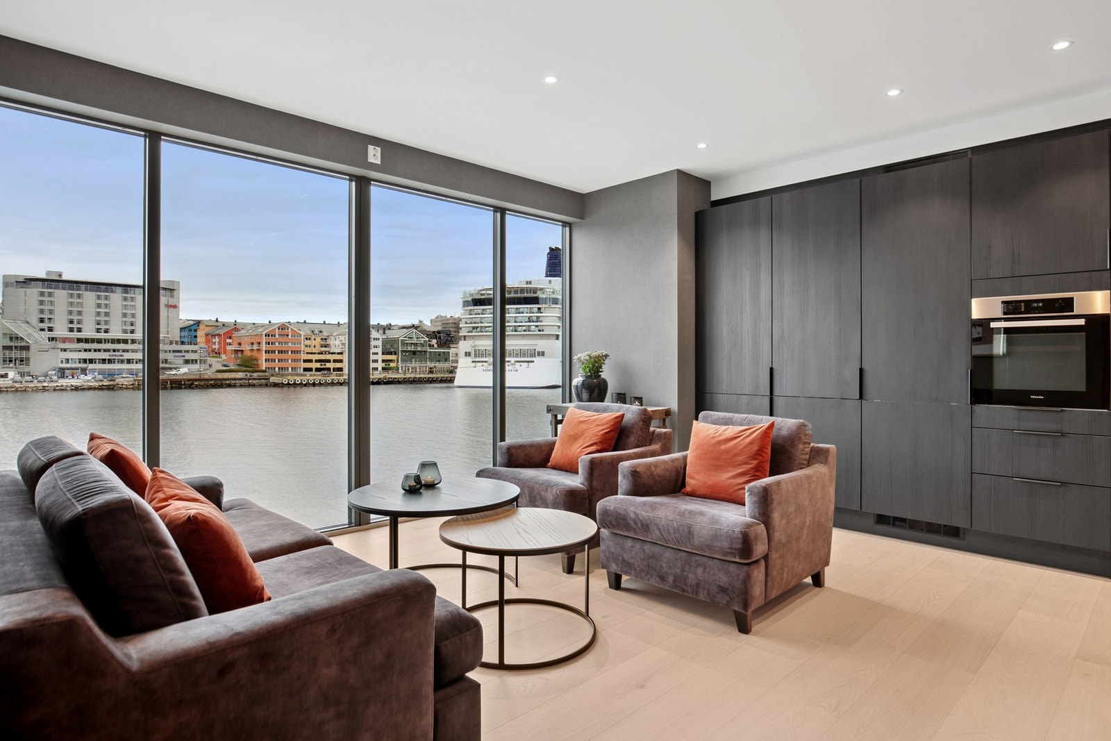 Orkesterplass til Havnebassenget og båttrafikken Galleribilde