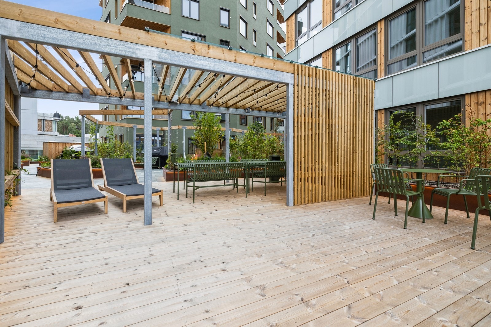 På solrike dager, er denne takterrassen genial. Her er det også langbord om du har gjester. Galleribilde