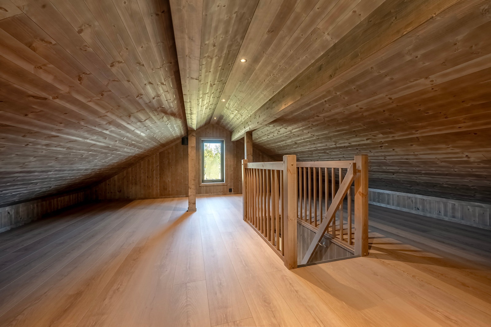 Stor og romslig hems. Galleribilde