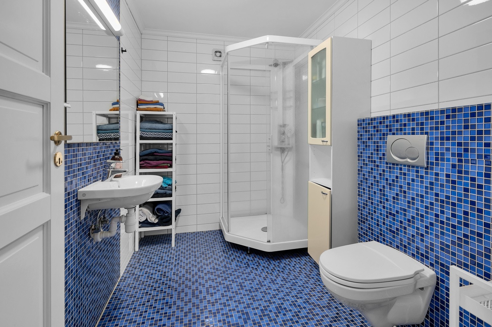 Bad i praktikantdelen (i kjelleren) Galleribilde