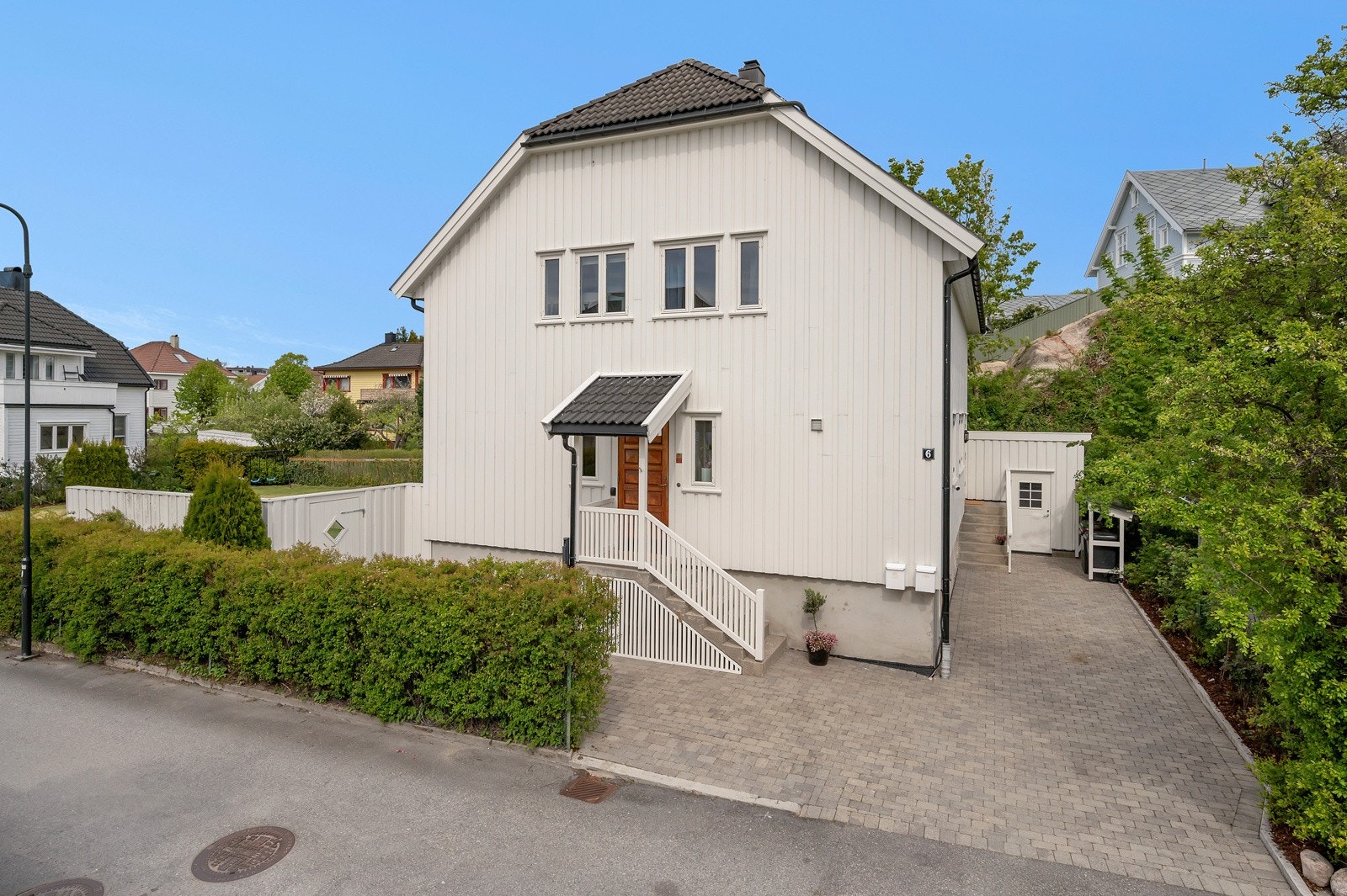 Fasade med inngangsparti Galleribilde