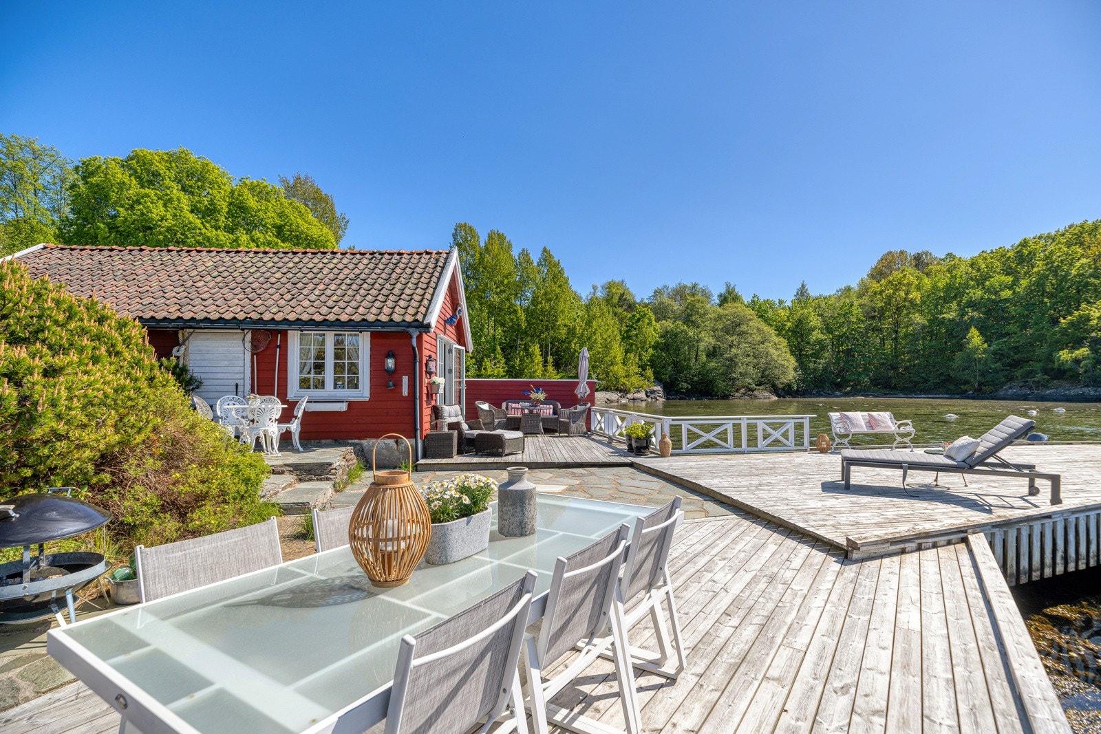 God plass til utemøbler Galleribilde