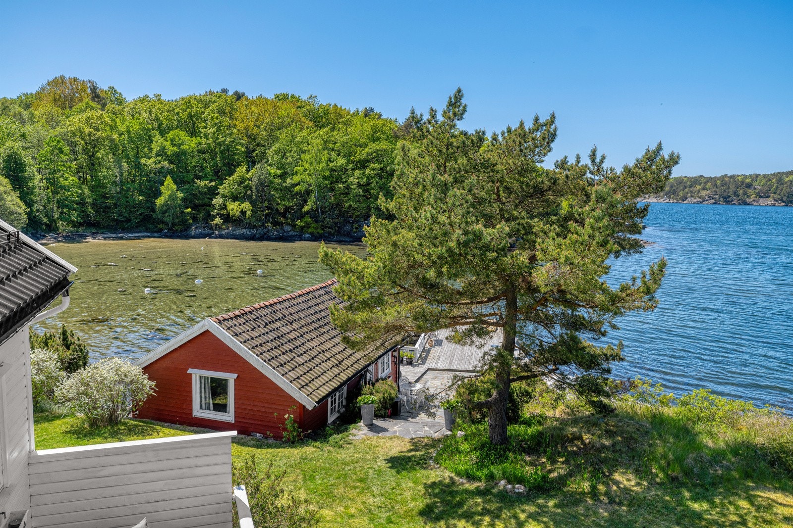 Egen brygge og sjøbu Galleribilde