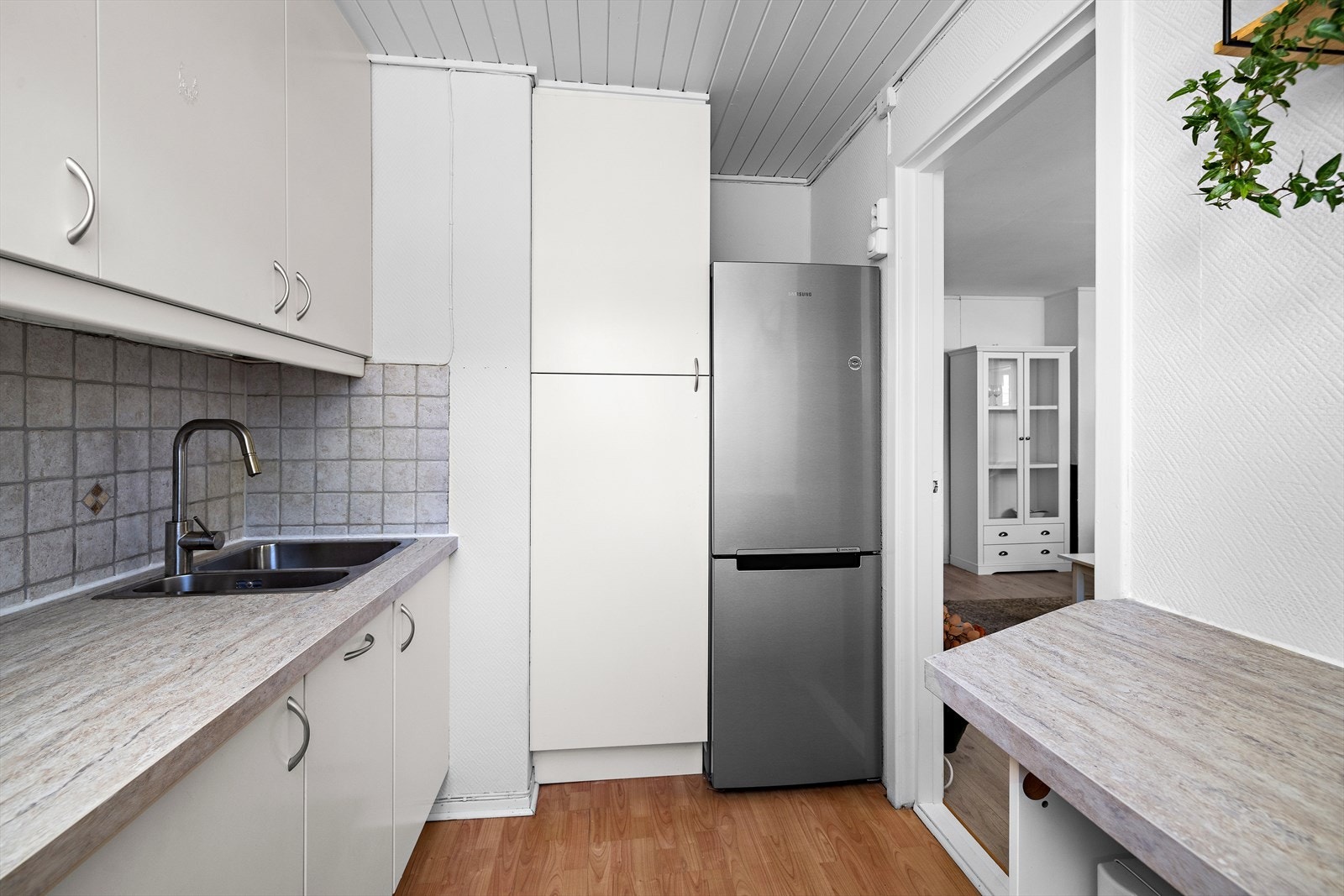 Kjøkkenet er tilrettelagt for frittstående hvitevarer Galleribilde