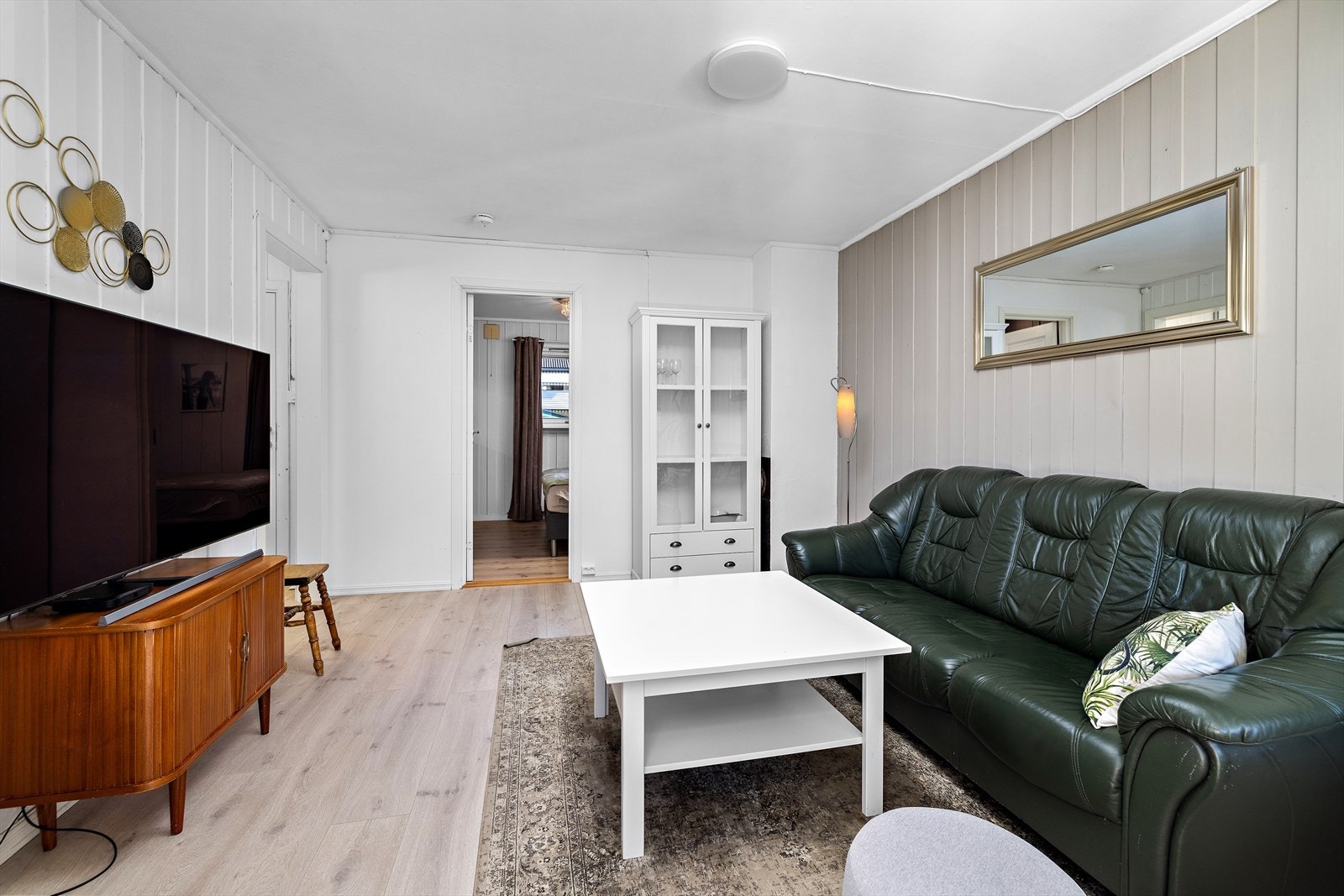 Det er pipe i stuen men ikke ovn Galleribilde