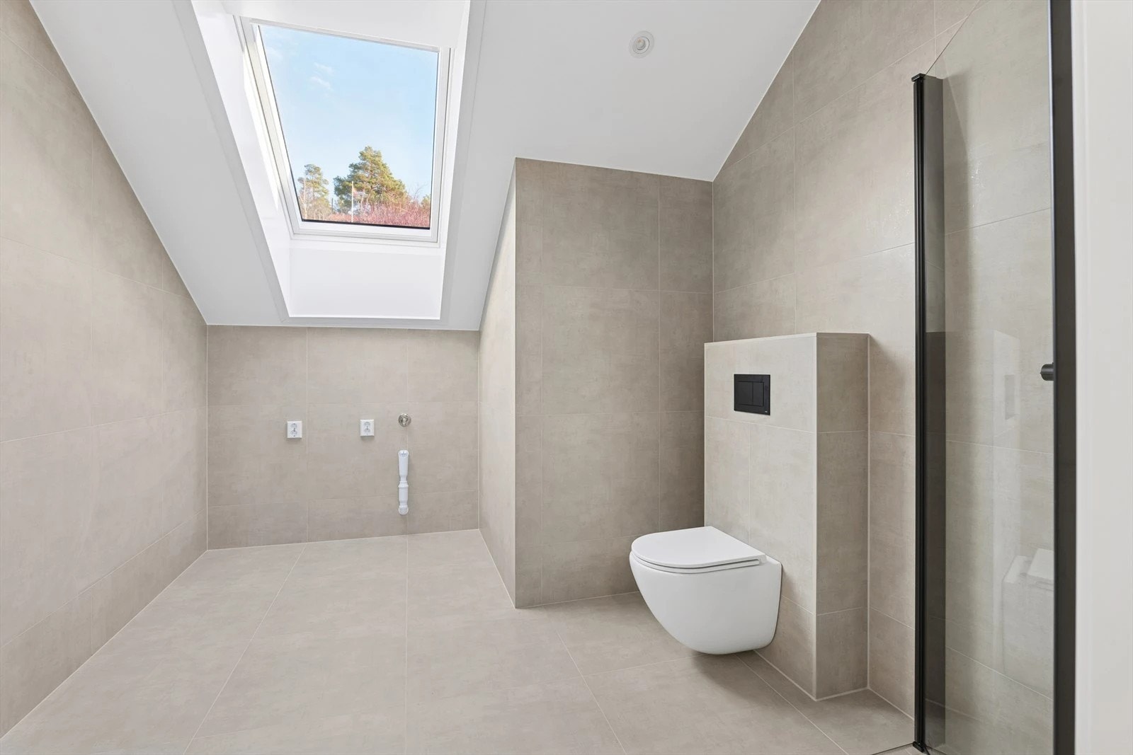 Bad - bilder av denne boligen er fra "8C". Boligen er speilvendt av det bildene viser. Galleribilde