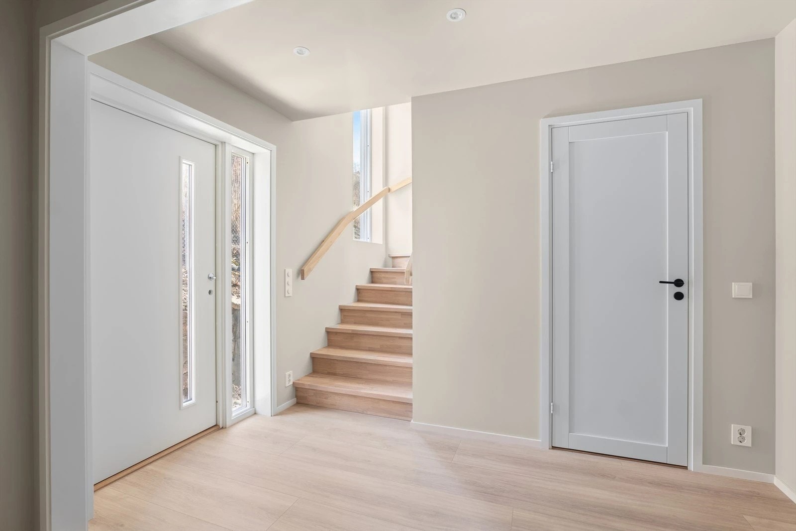 Gang - bilder av denne boligen er fra "8C". Boligen er speilvendt av det bildene viser. Galleribilde