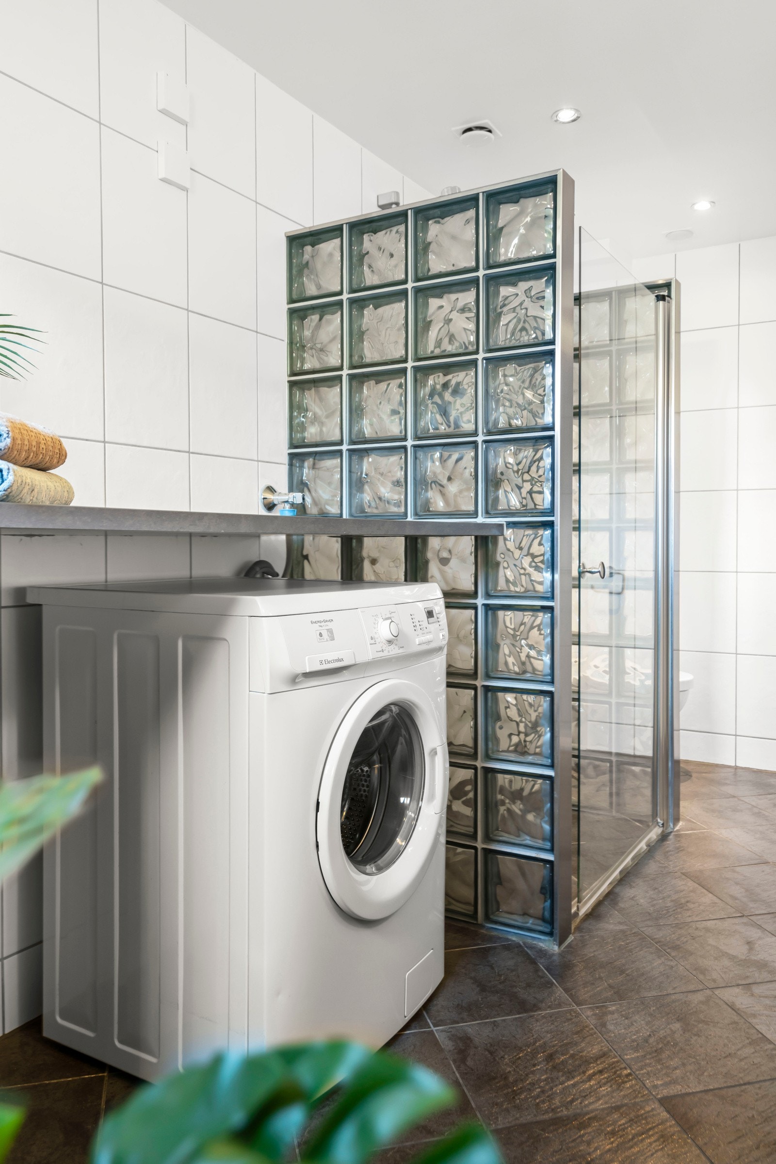 Rommet har opplegg for vaskemaskin. Galleribilde