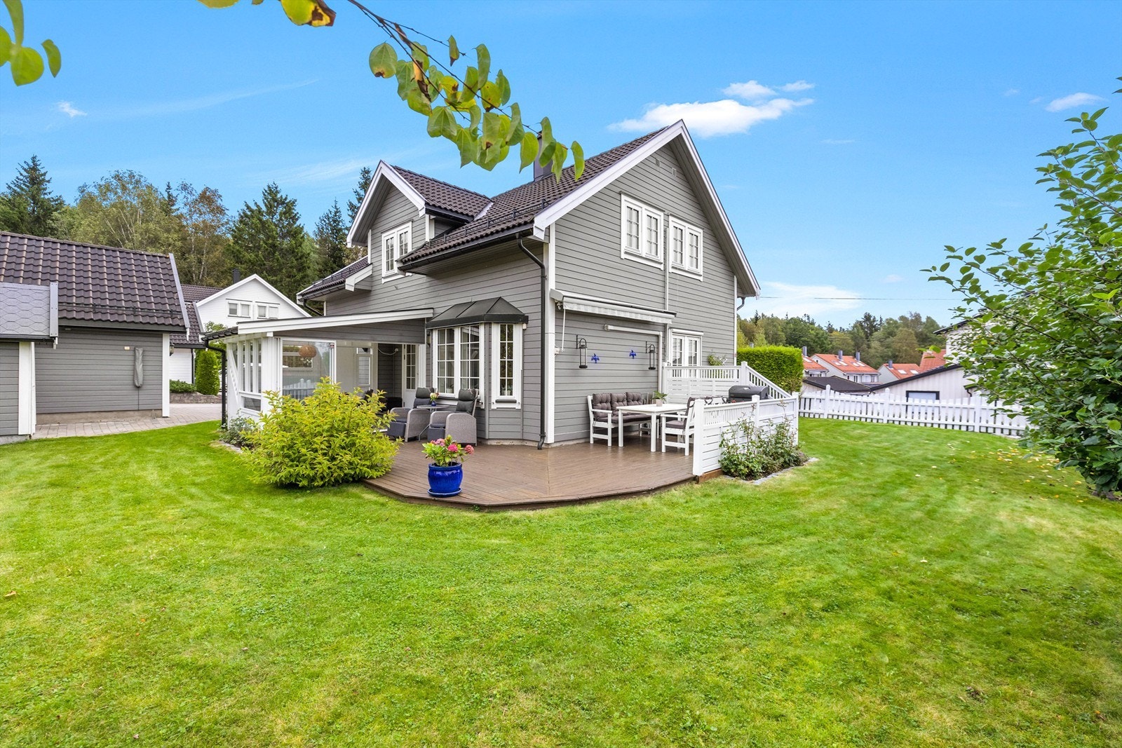 Eiendomsmegler Krogsveen v/ Vegard Gran-Andersen ønsker deg velkommen til Tangerudbakken 2F. Galleribilde