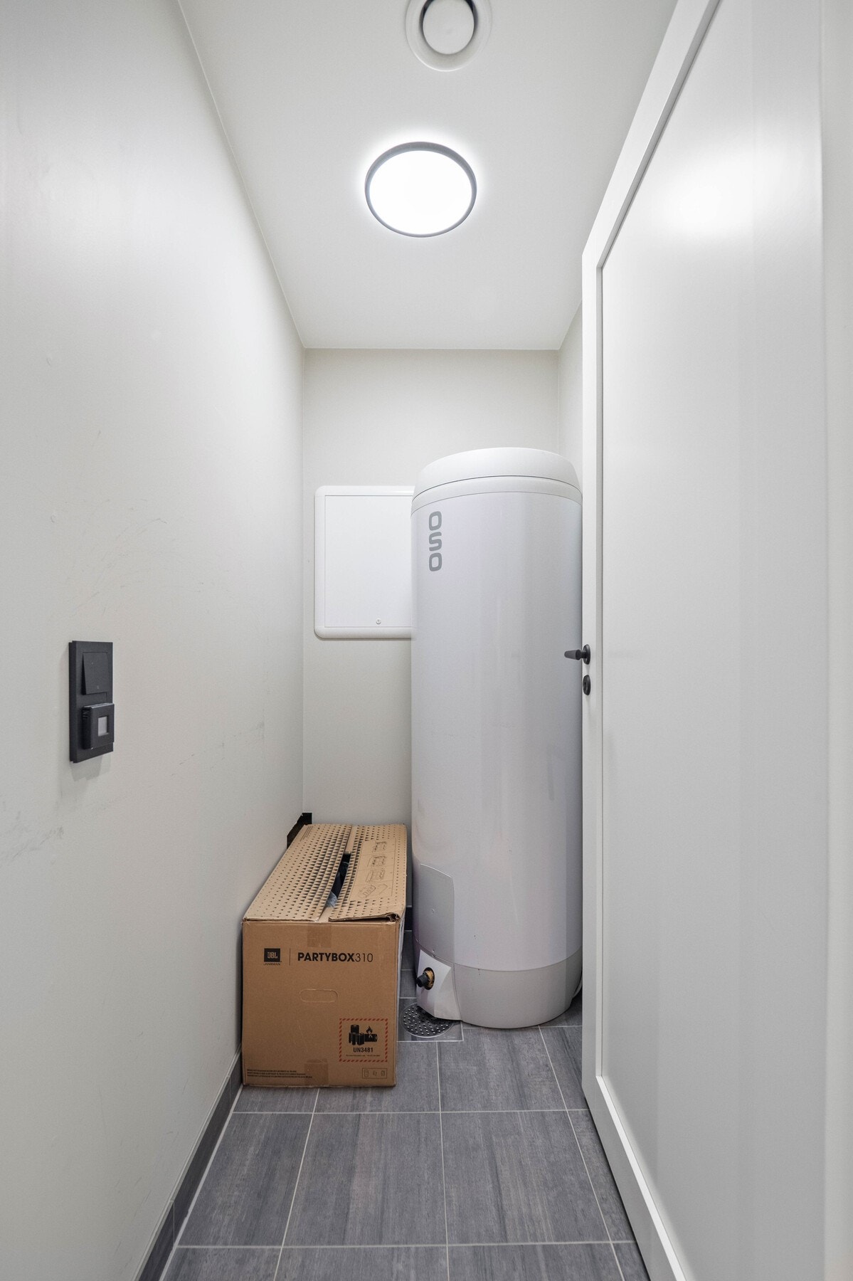 Det finnes ekstra lagringsplass på et teknisk rom i 1. etasje. Galleribilde