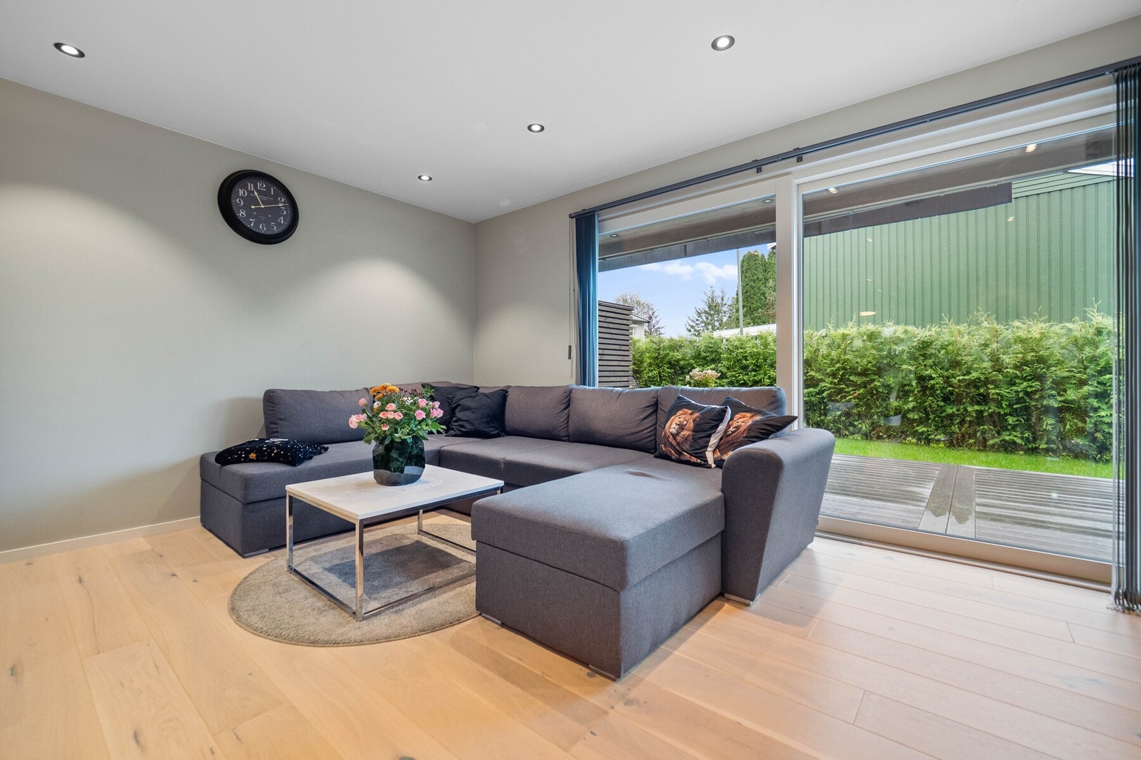 Her kan det innredes med sofagruppe, godstoler og tv-/mediastasjon. Galleribilde