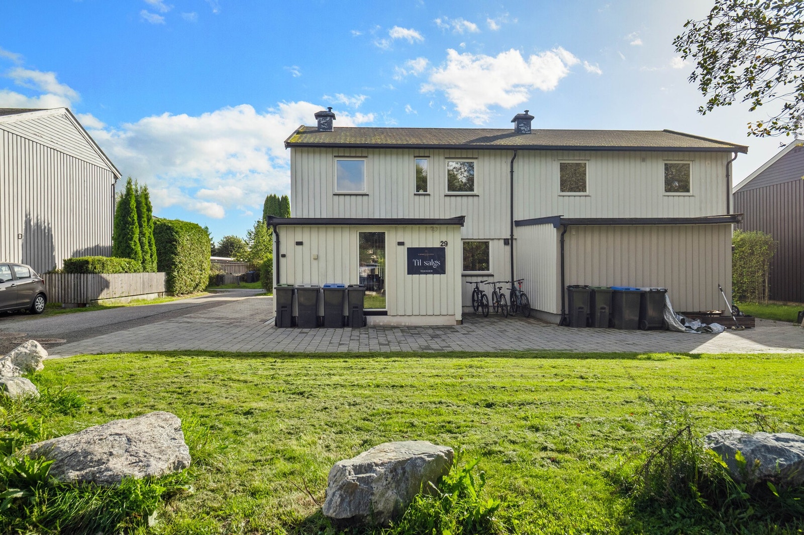 Noen hundre meter fra boligen ligger Pepperstadmarka som byr på gode rekreasjonsmuligheter året rundt. Galleribilde