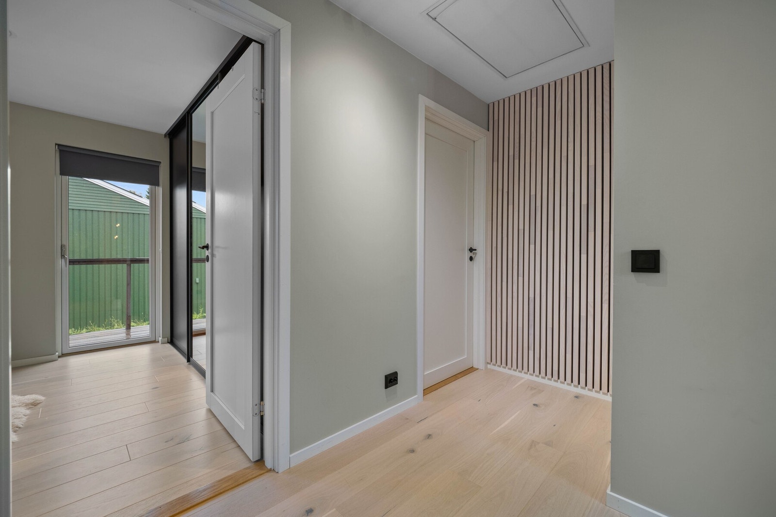 Boligen har ekstra lagringsplass på loftet. Galleribilde