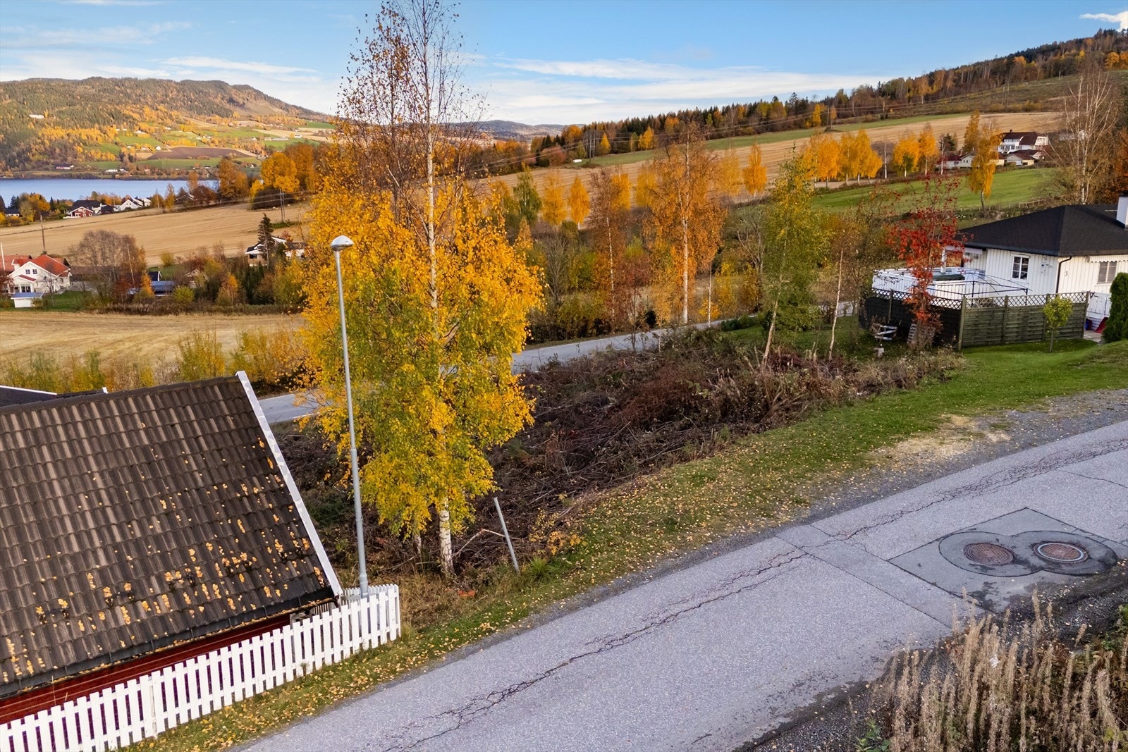 Lett skrående tomt Galleribilde