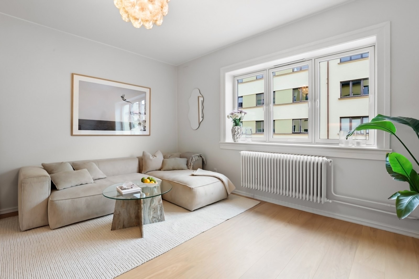 Oppvarming med radiatorer. Varmtvann og fyring er inkludert i felleskostnader. Galleribilde