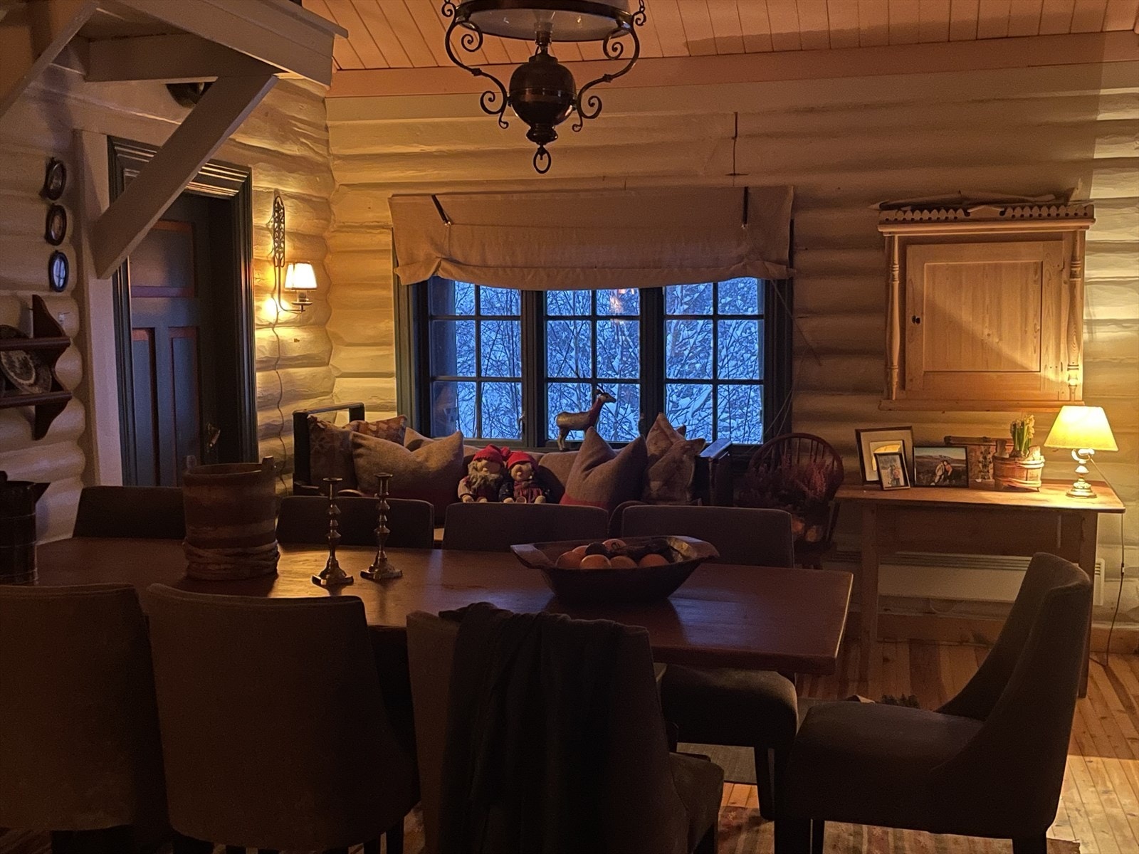 stue kveld - selgers foto Galleribilde