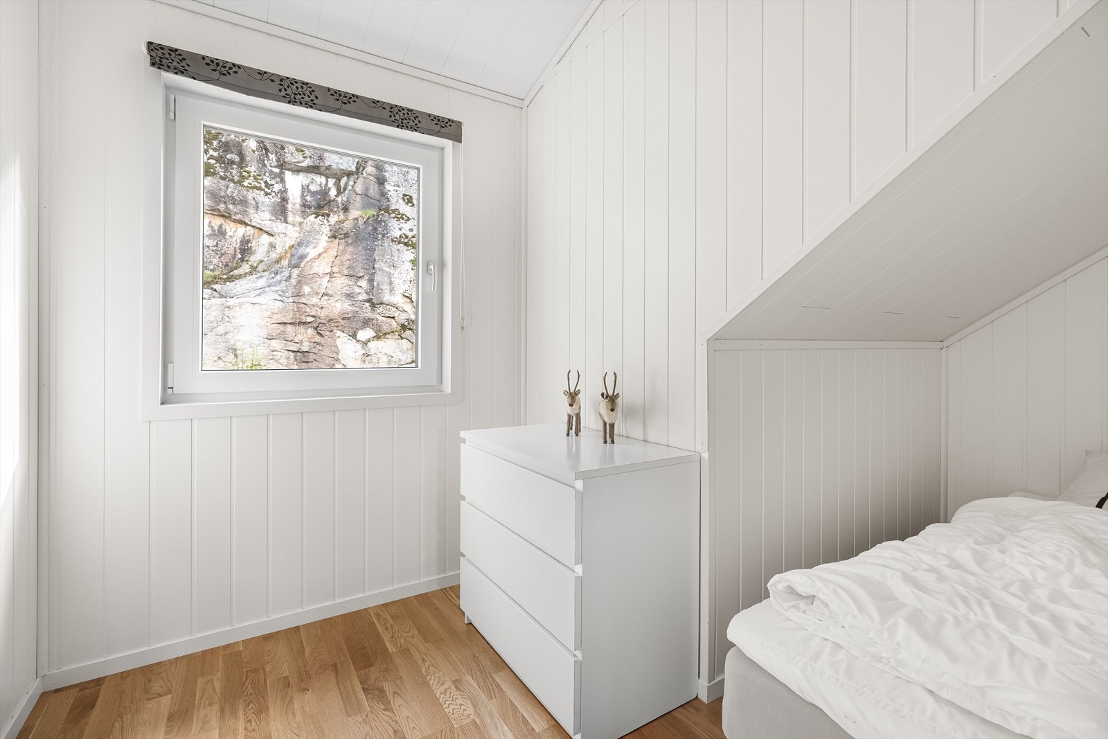 - Soverom 3 har også plass til klesoppbevaring - Galleribilde