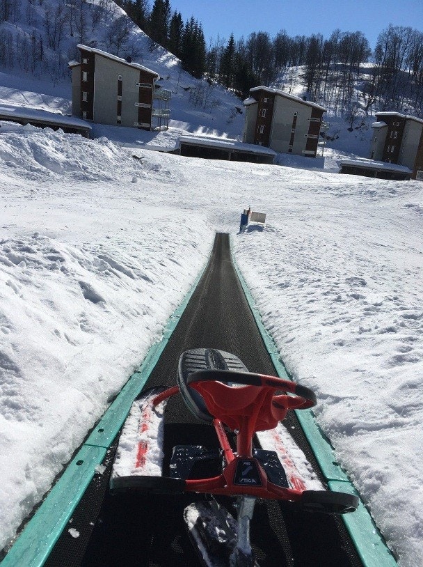 - Selgers private bilder av skitrekk utenfor hytta - Galleribilde