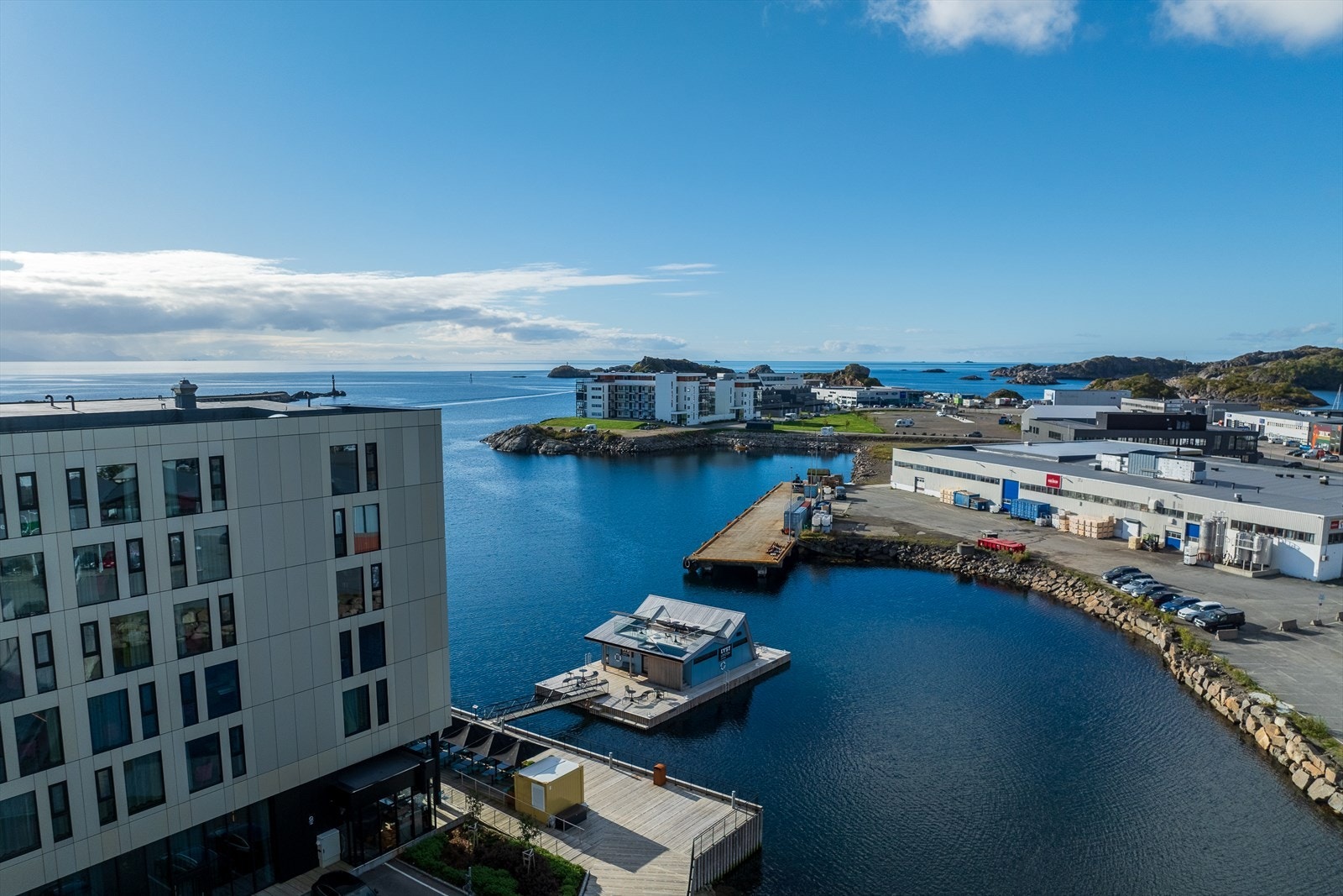 Mot Vestfjorden og Vorsetøya Galleribilde