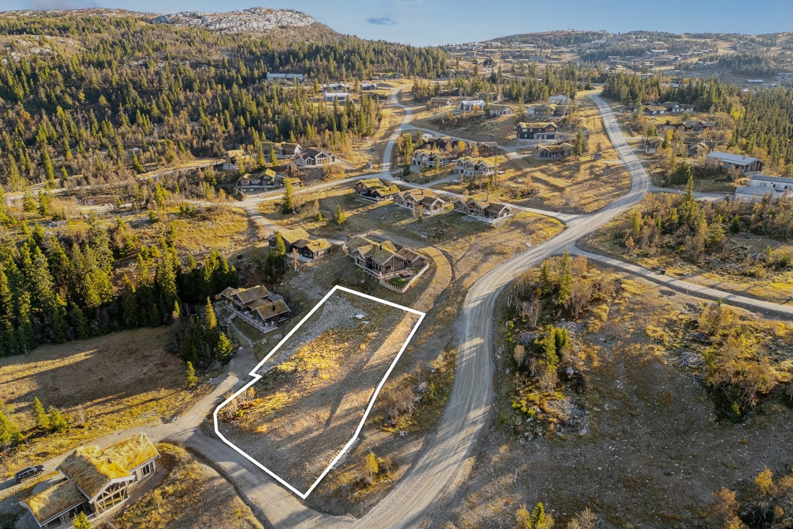 Svartskardvegen 82 er en flott, solrik tomt på vestsiden Galleribilde