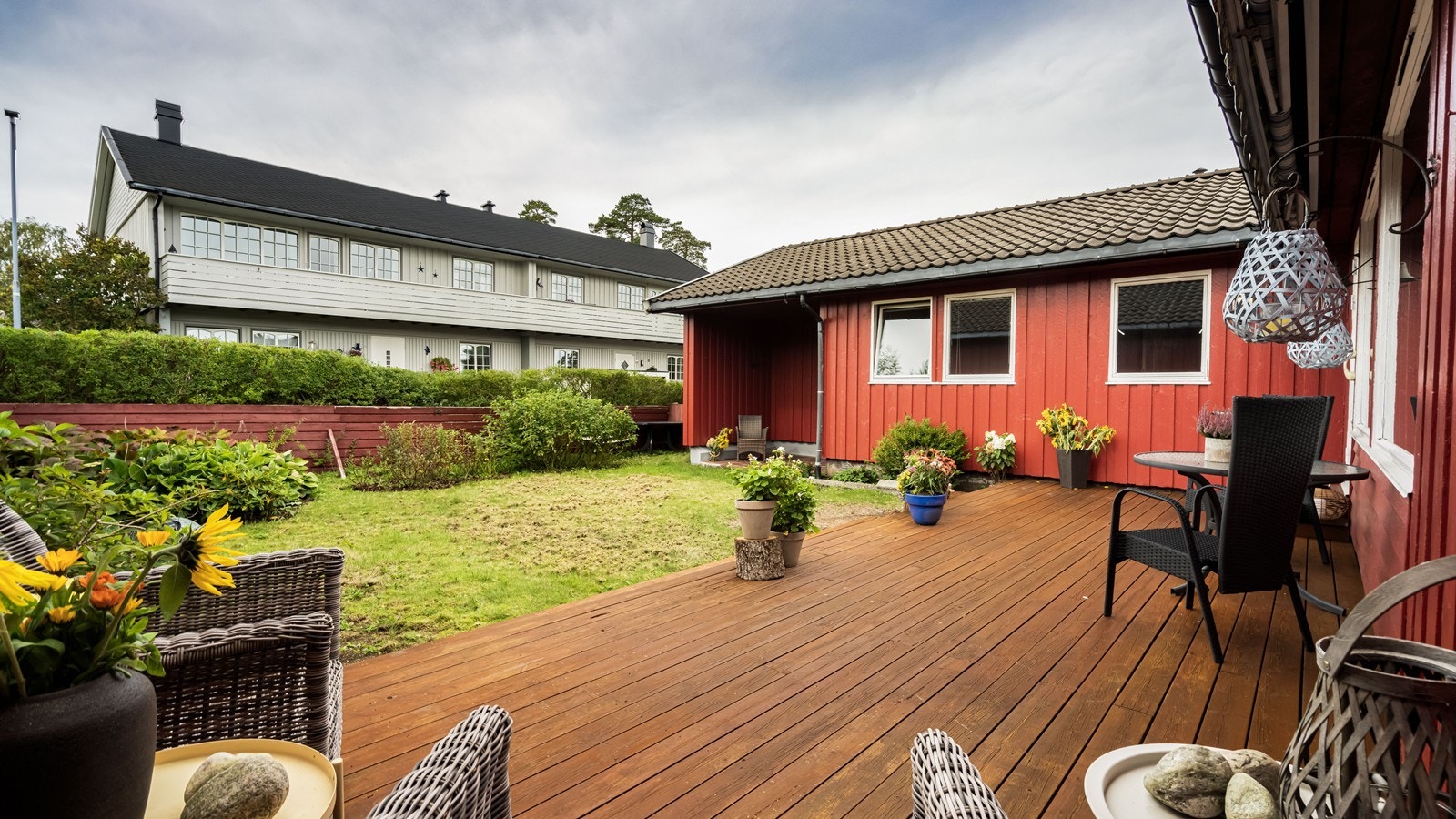 og stor terrasse Galleribilde