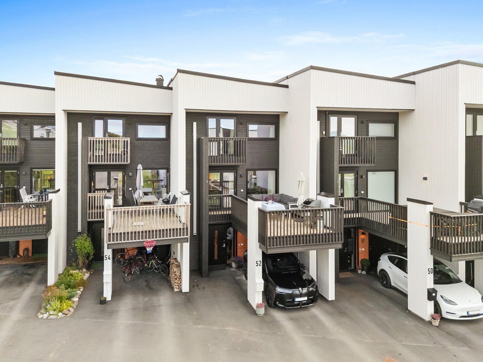 Et attraktivt rekkehus fra 2022 beliggende i det populære Bodøsjøen. Galleribilde