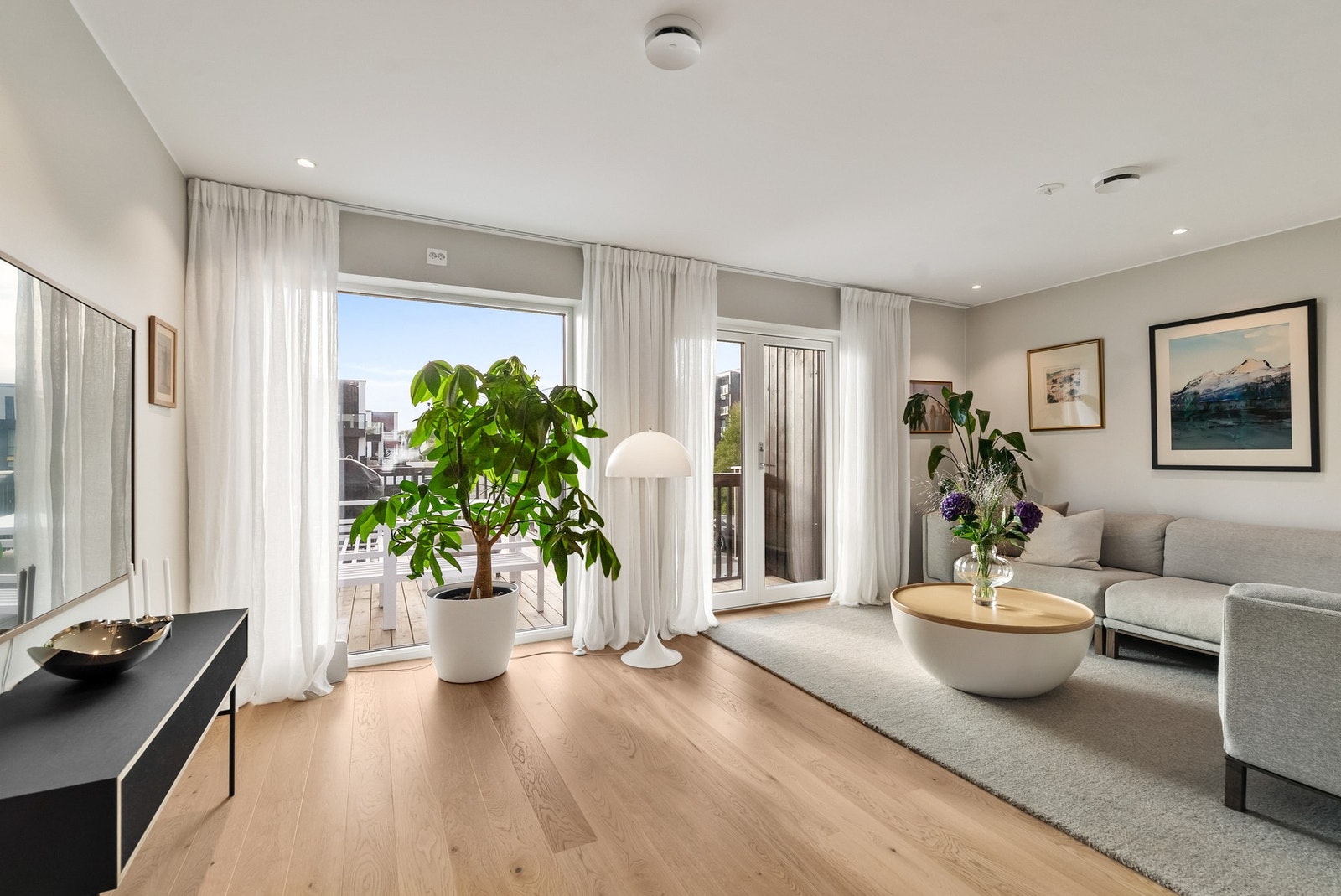 Moderne stue som er lett å innrede etter eget behov. Galleribilde