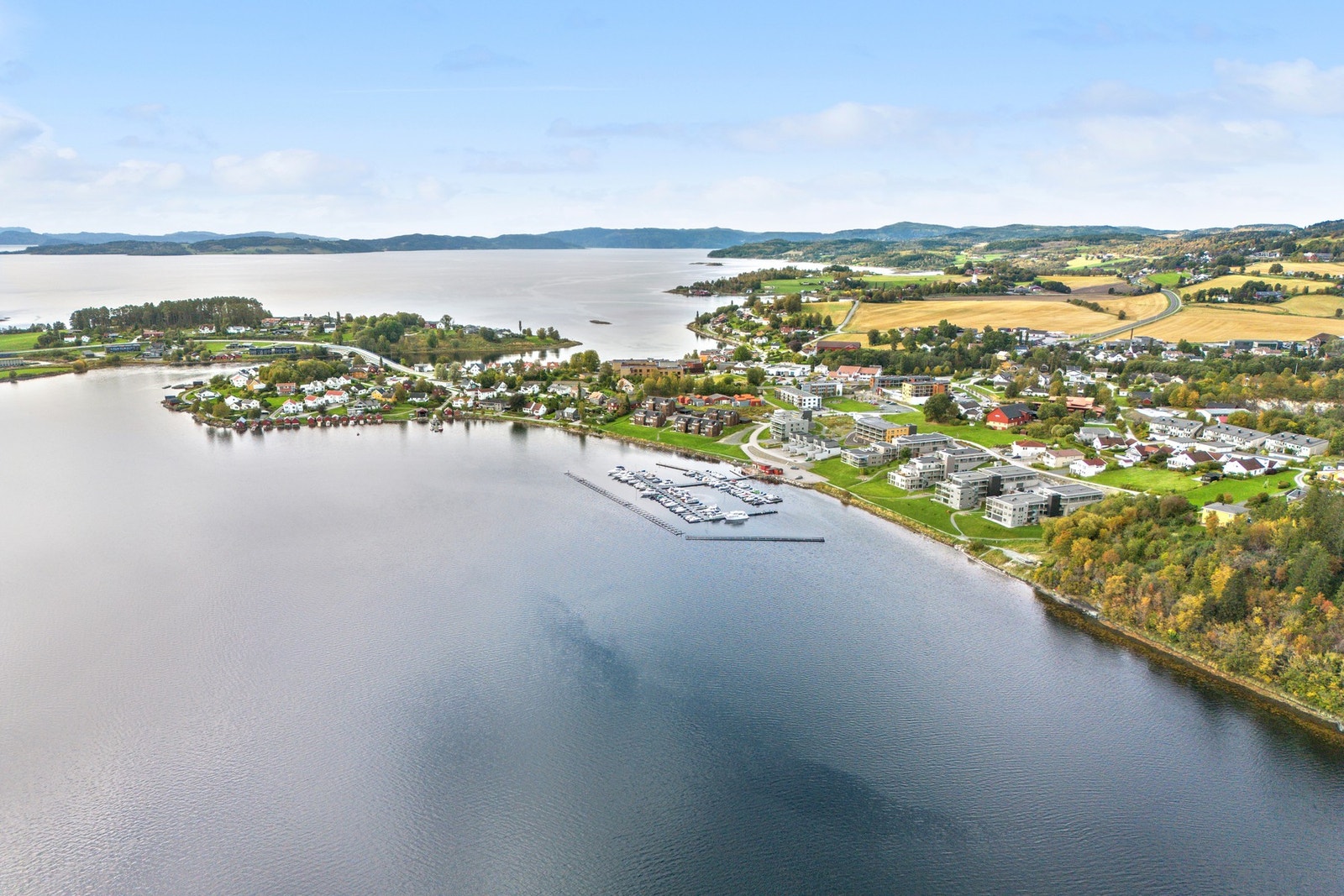 Flott beliggenhet i Straumen sentrum med gangavstand til det meste! Galleribilde