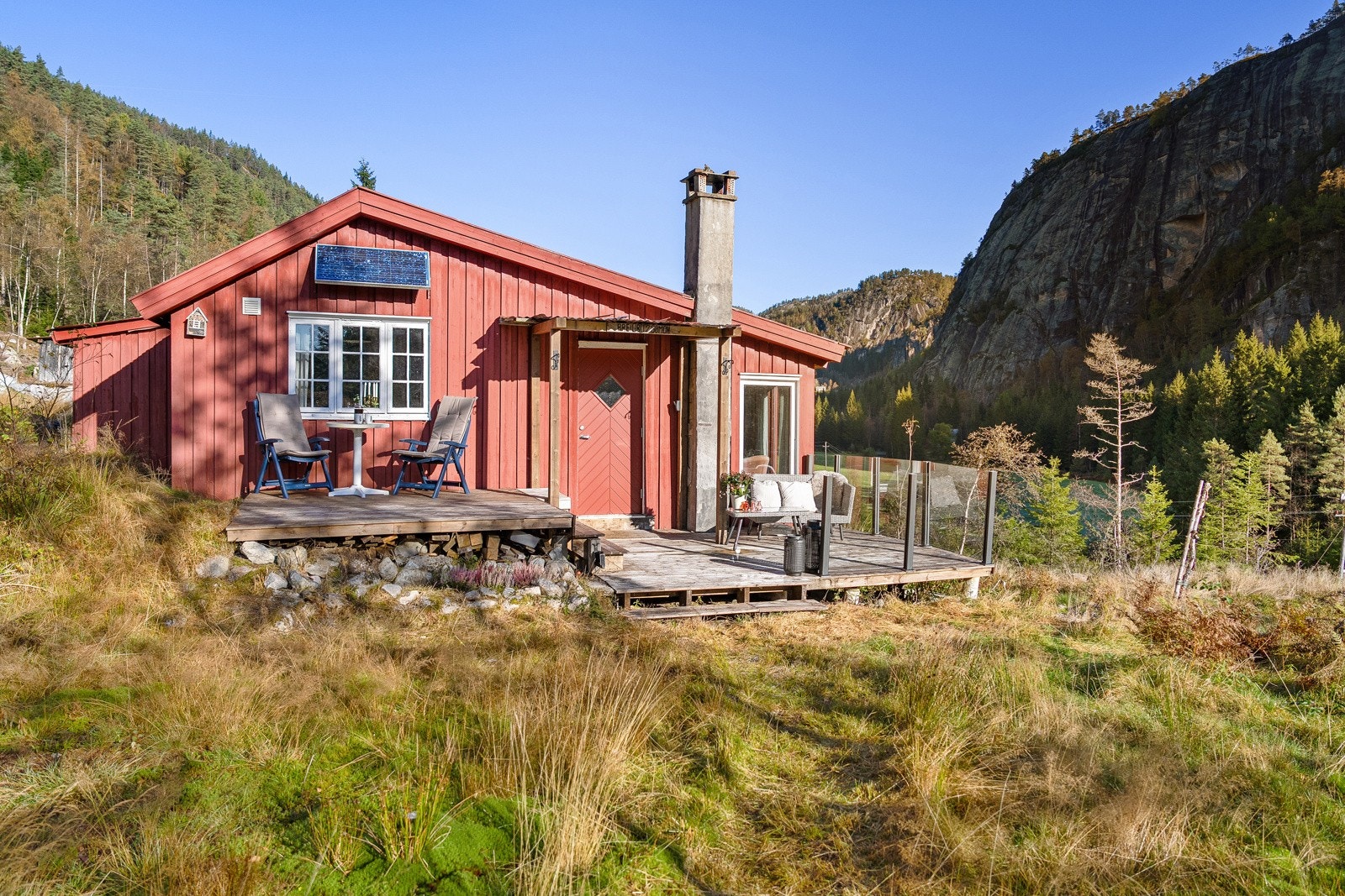 Hytten har også en herlig terrasse. Galleribilde