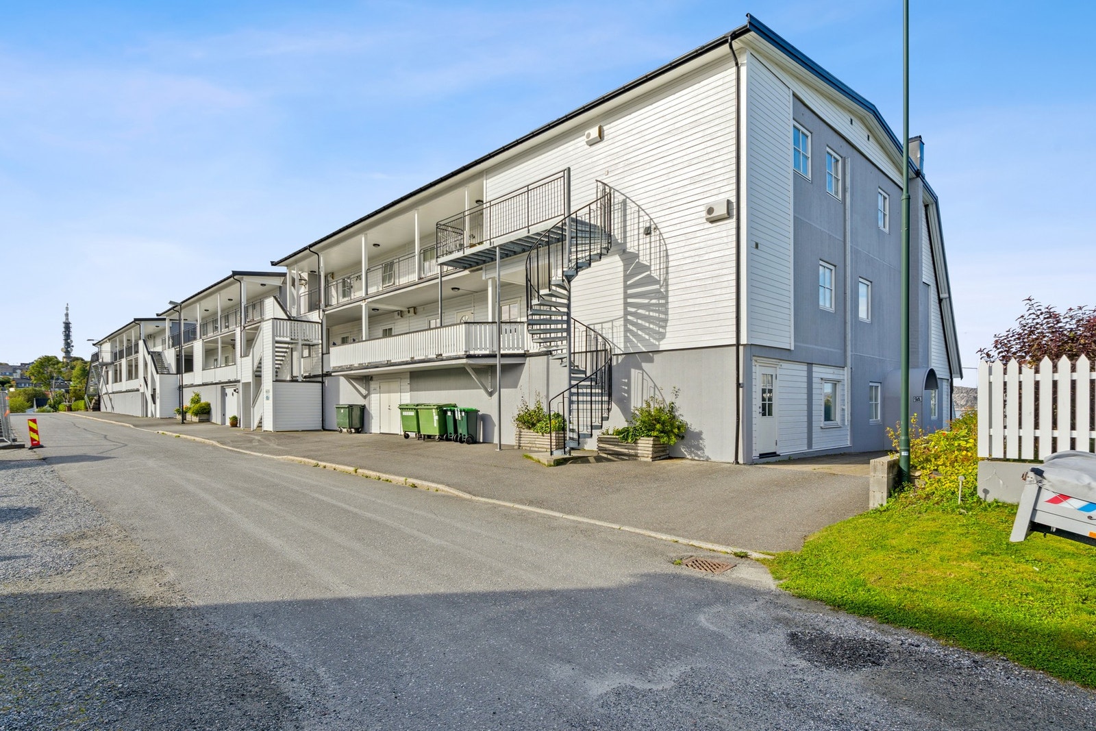 Vi har gleden av å presentere denne flotte leiligheten i populære Gratishaugen borettslag! Galleribilde