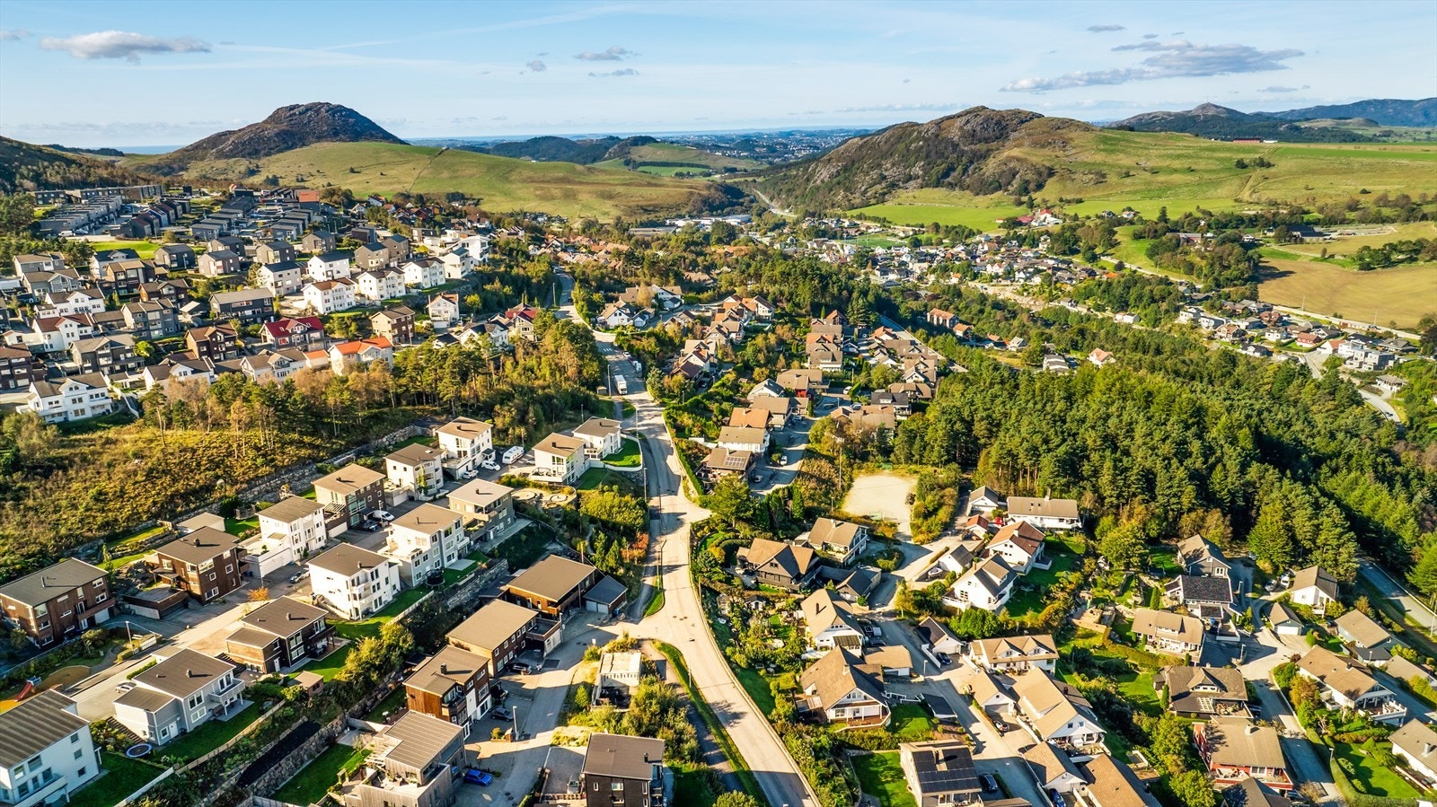 Familier vil sette pris på nærheten til flere skoler og barnehager. Galleribilde