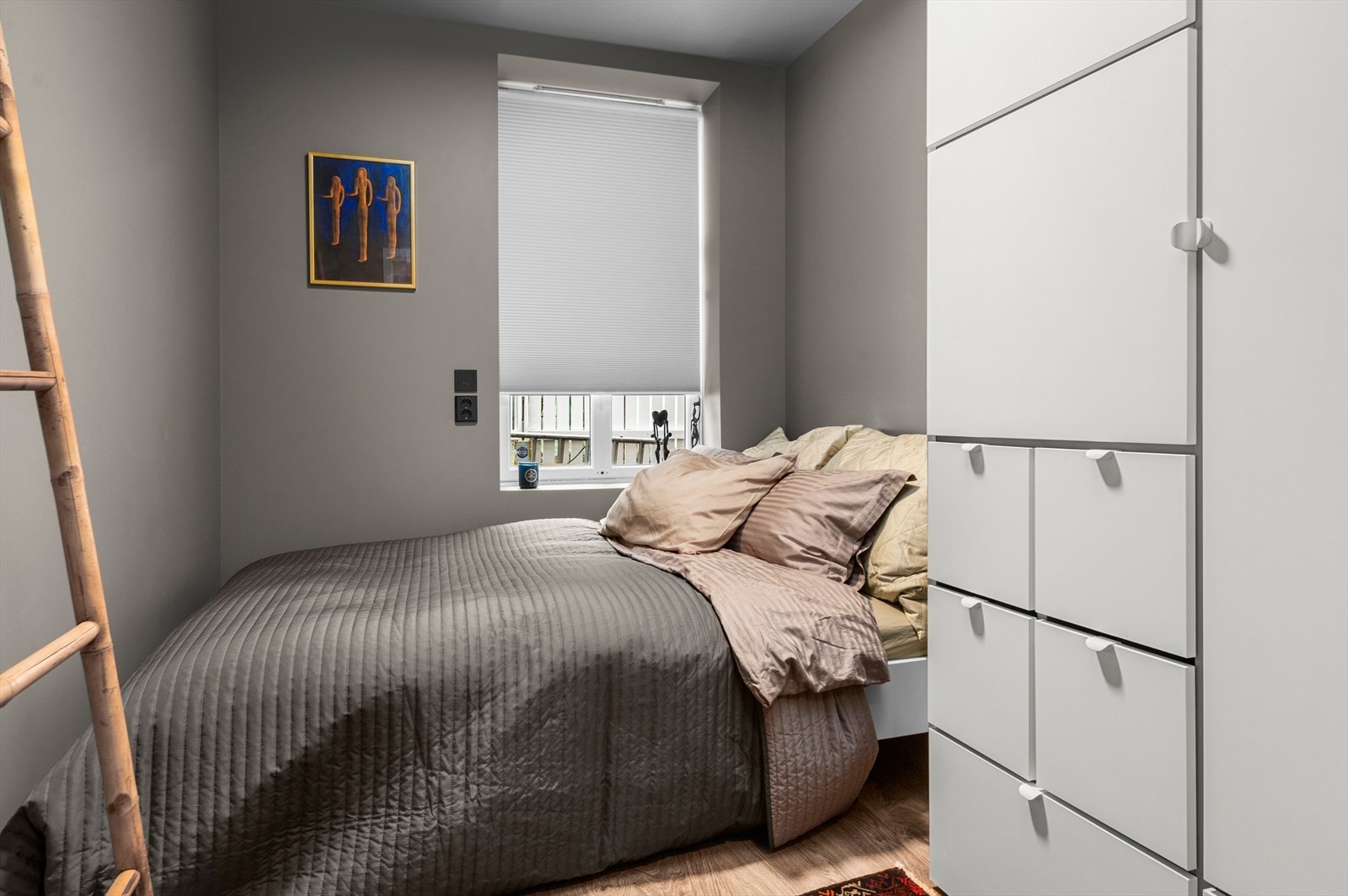 Soverommet strekker seg over hele 6,6m², og har god plass til dobbeltseng og garderobeløsning. Galleribilde